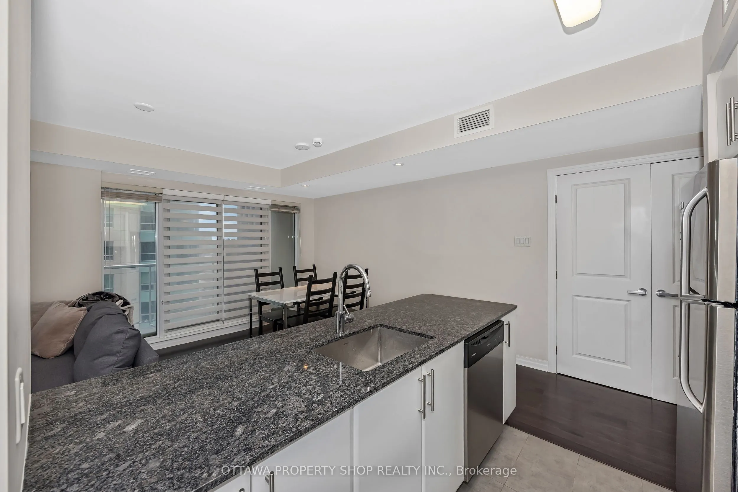 242 Rideau Street