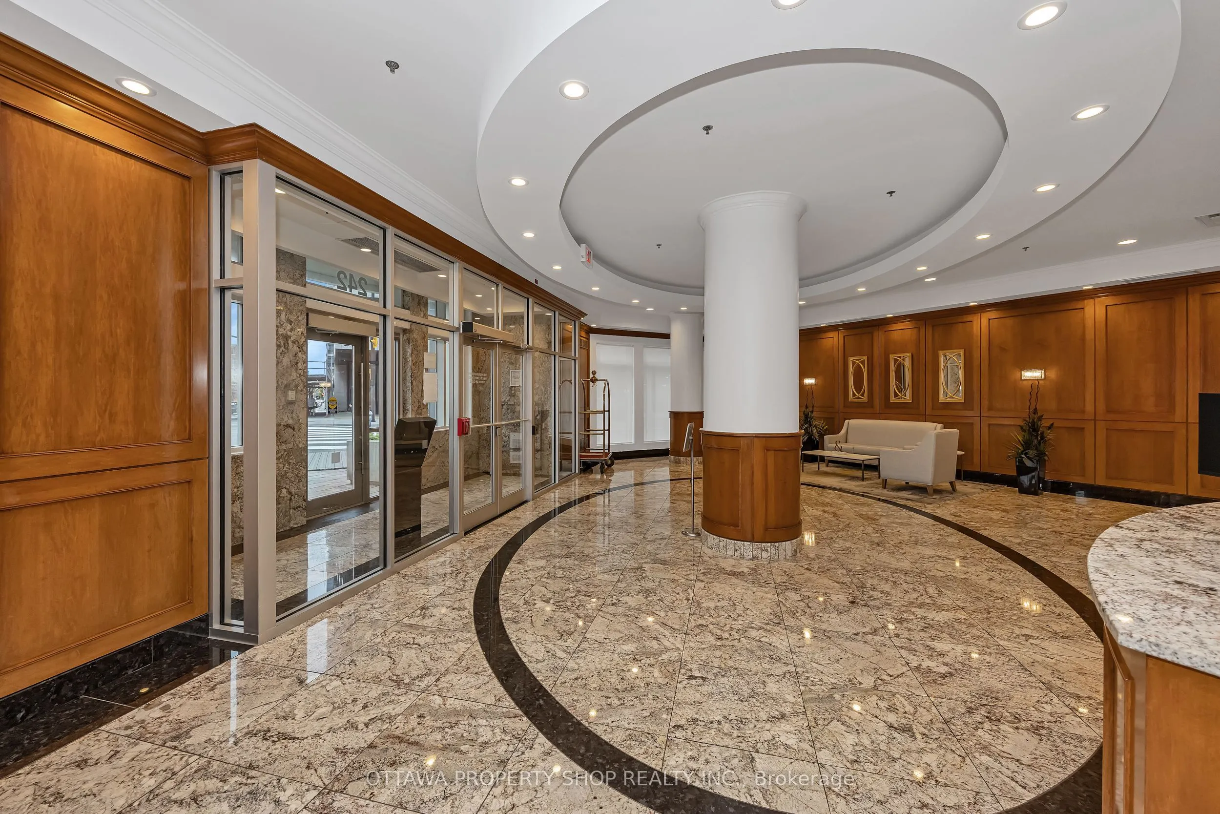 242 Rideau Street