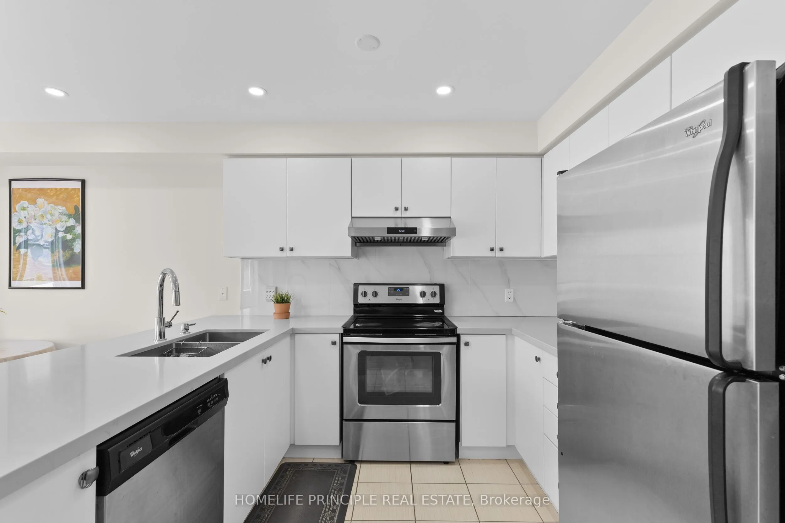 877 Cook Crescent