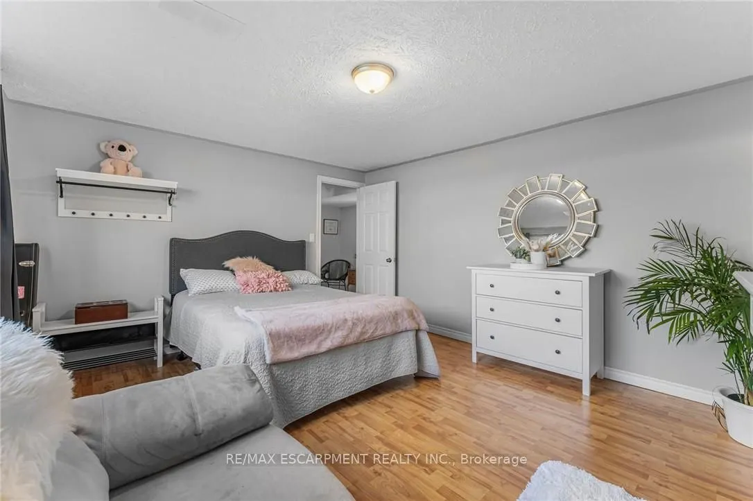 7761 Canborough Road