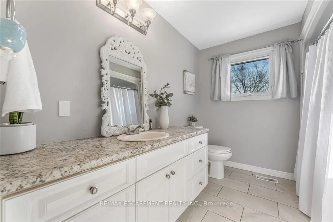7761 Canborough Road