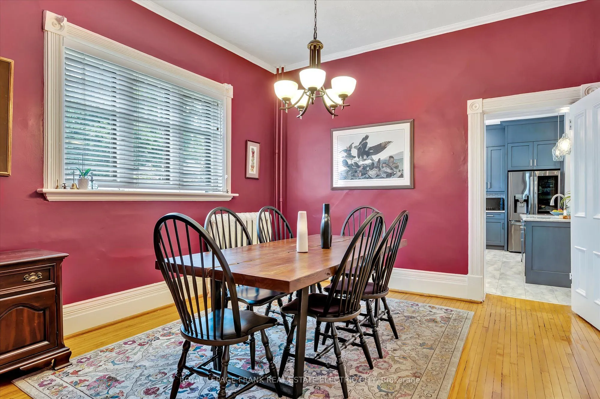 452 Hunter Street W