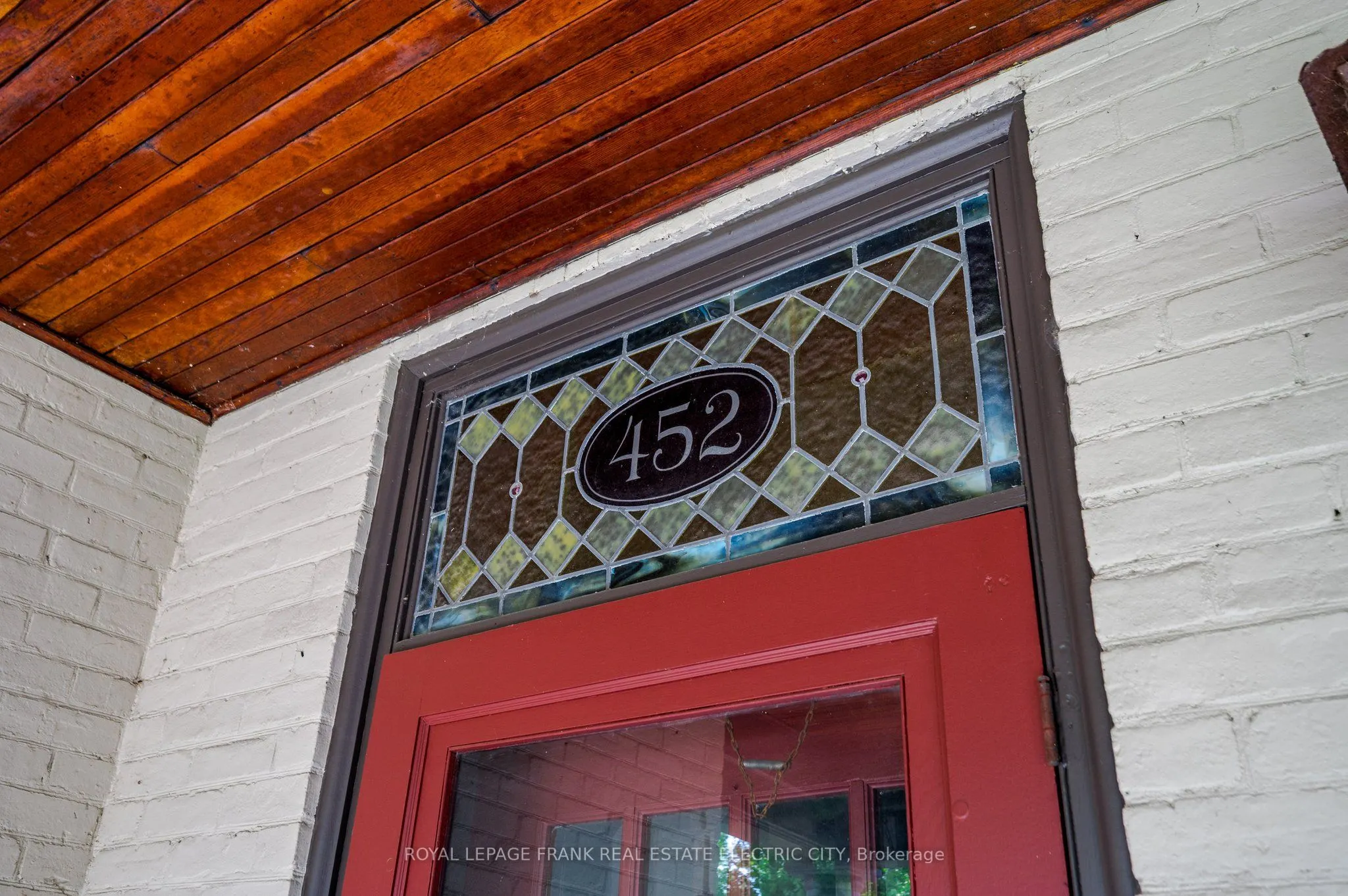 452 Hunter Street W