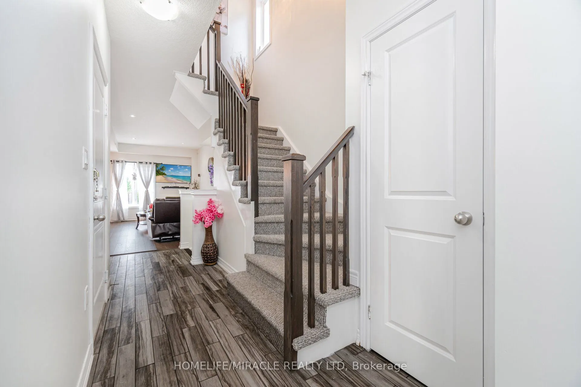 24 Kingsborough Drive