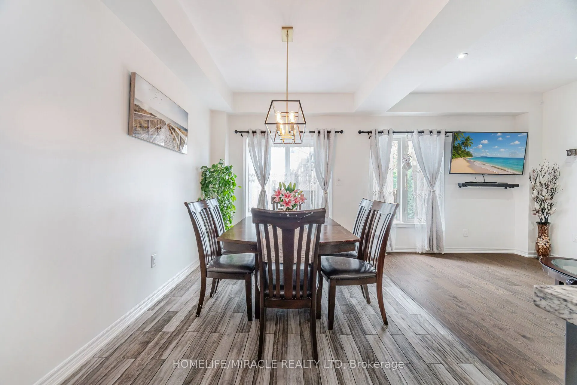 24 Kingsborough Drive