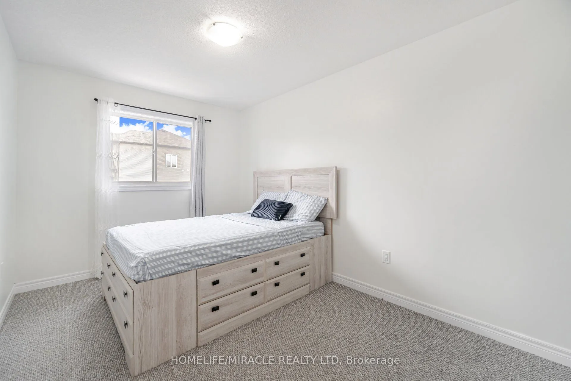 24 Kingsborough Drive