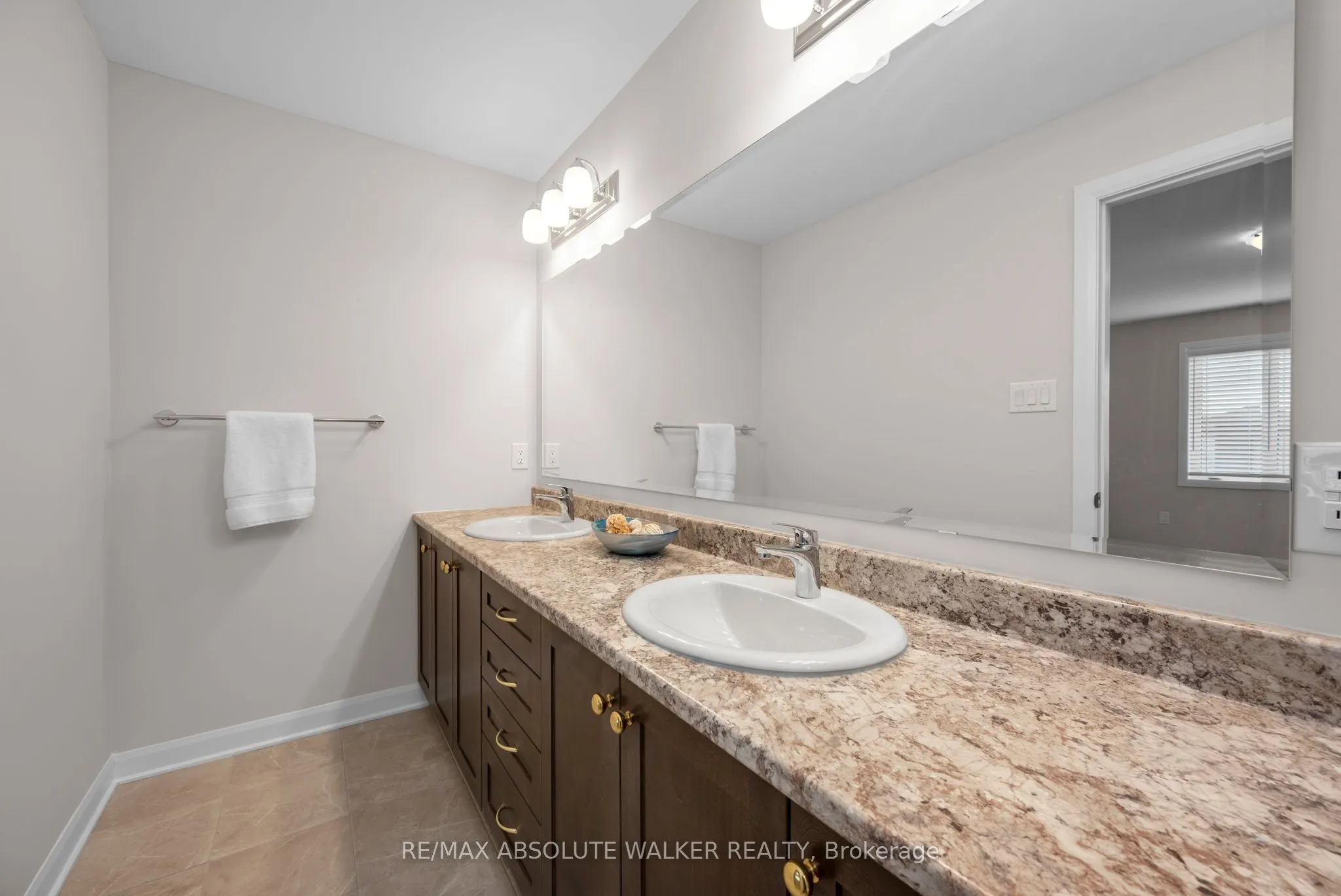529 Anchor Circle