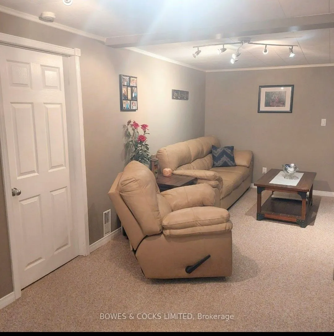99 Maple Street