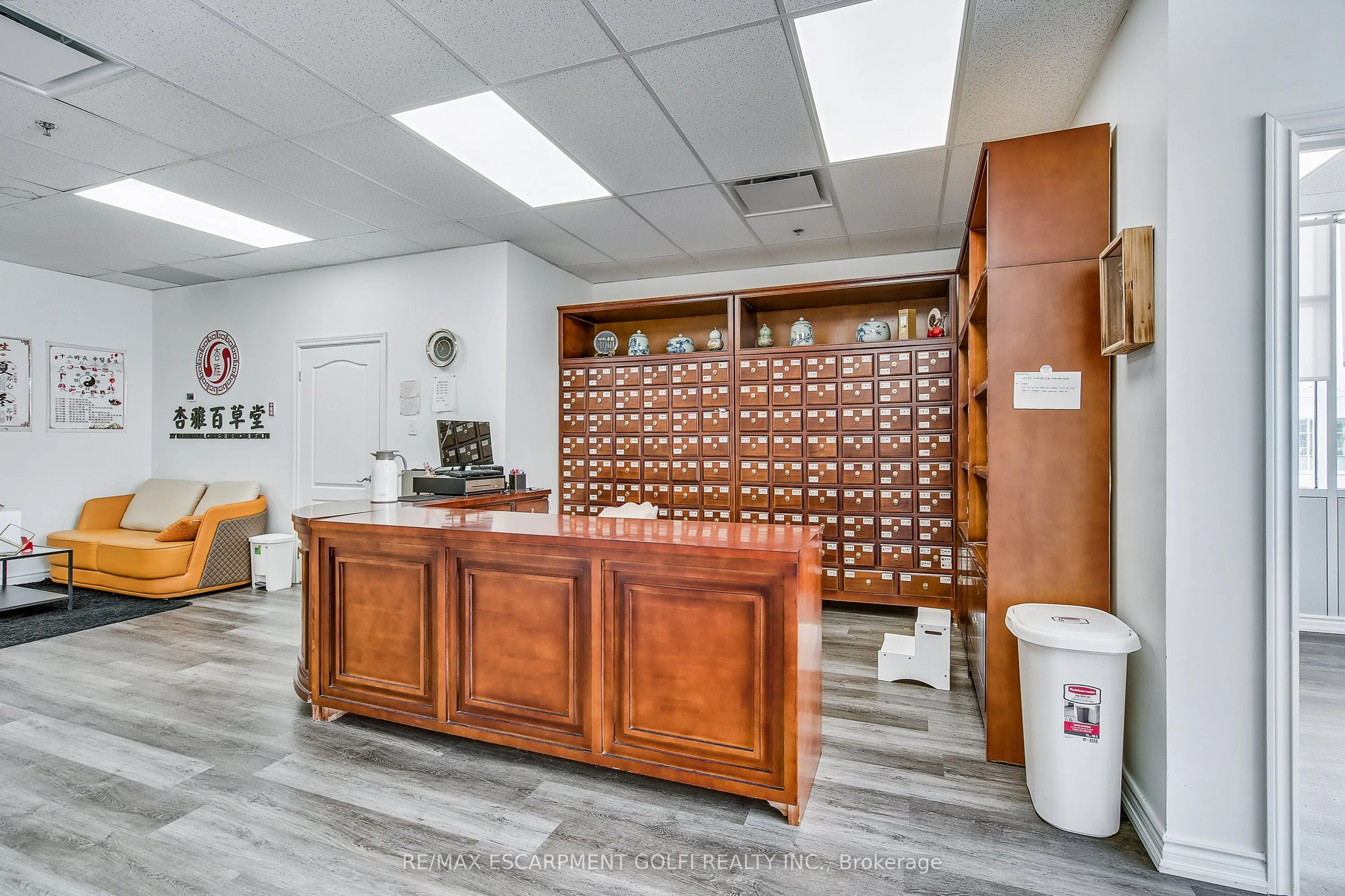 1040 GARNER Road W, #207