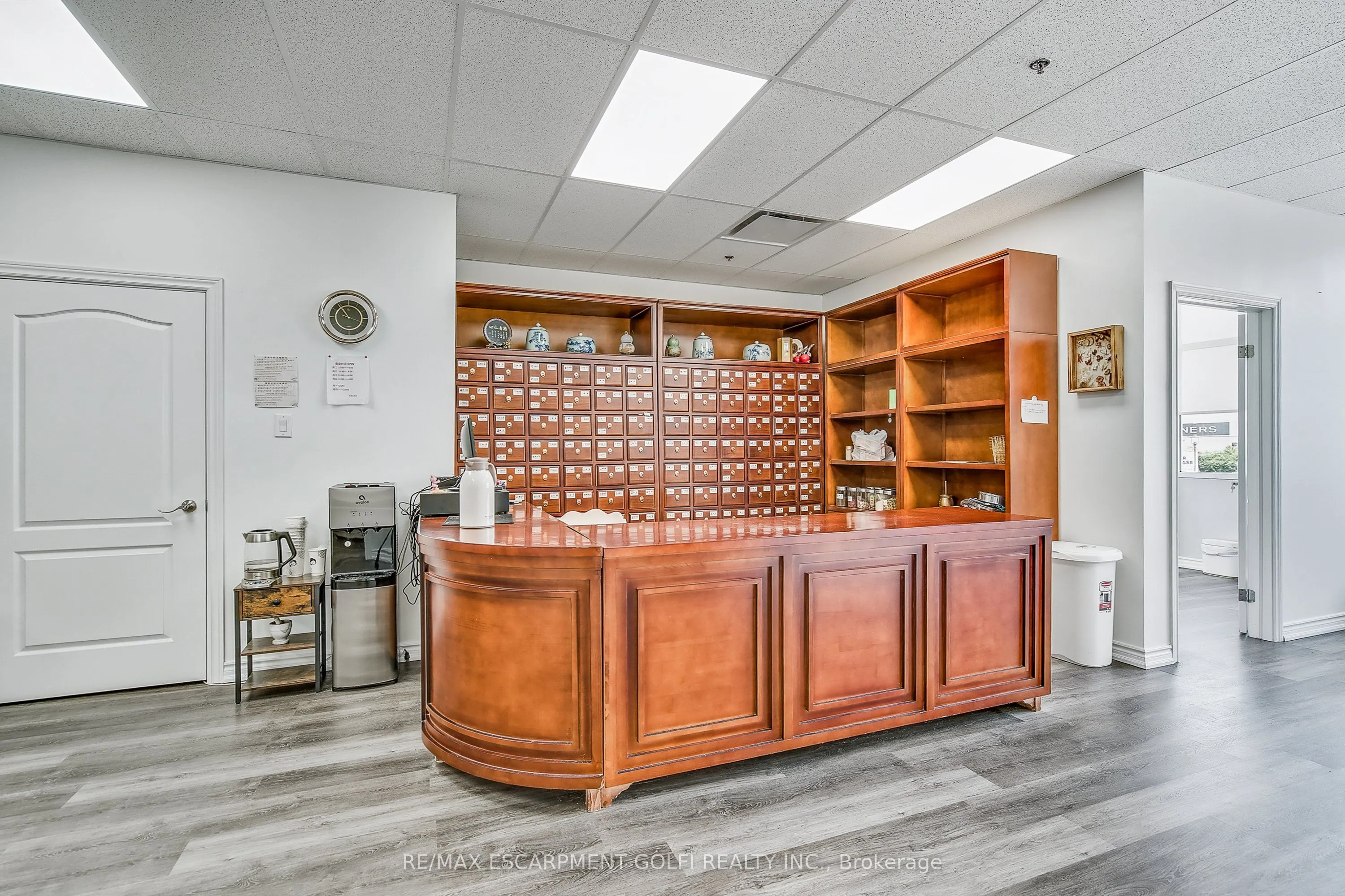 1040 GARNER Road W, #207