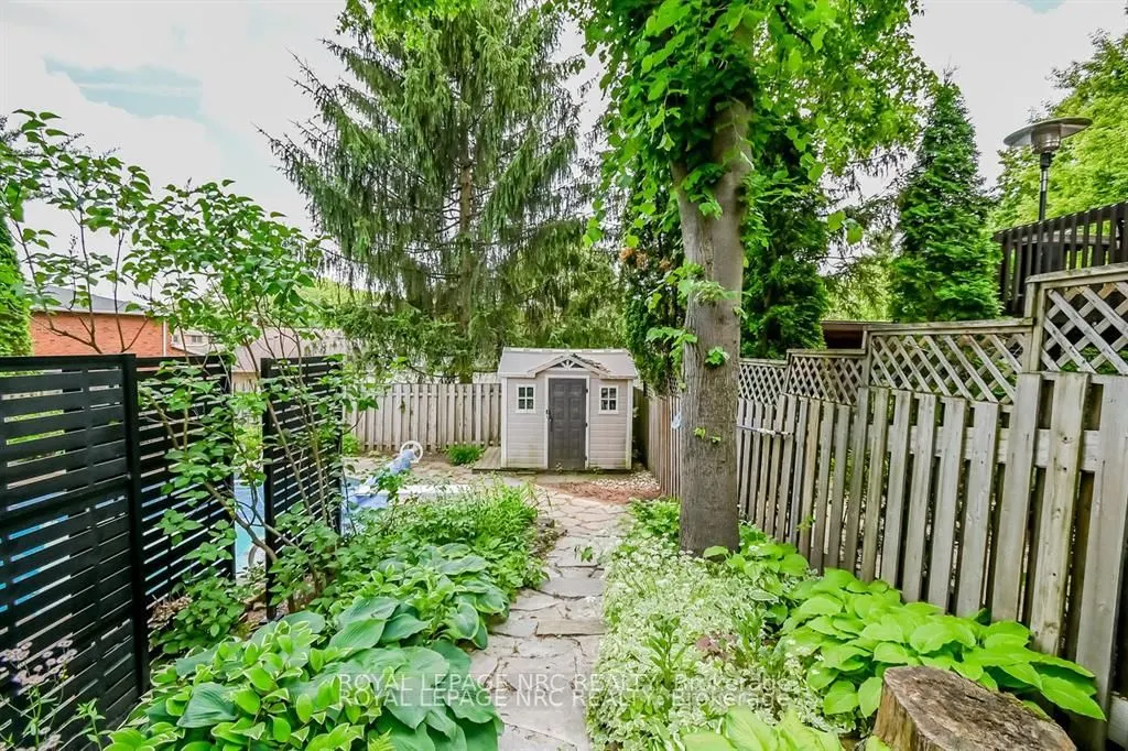 11 Forest Hill Crescent