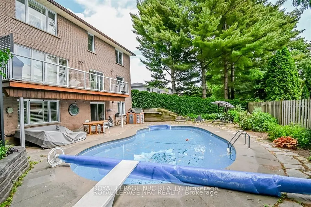 11 Forest Hill Crescent