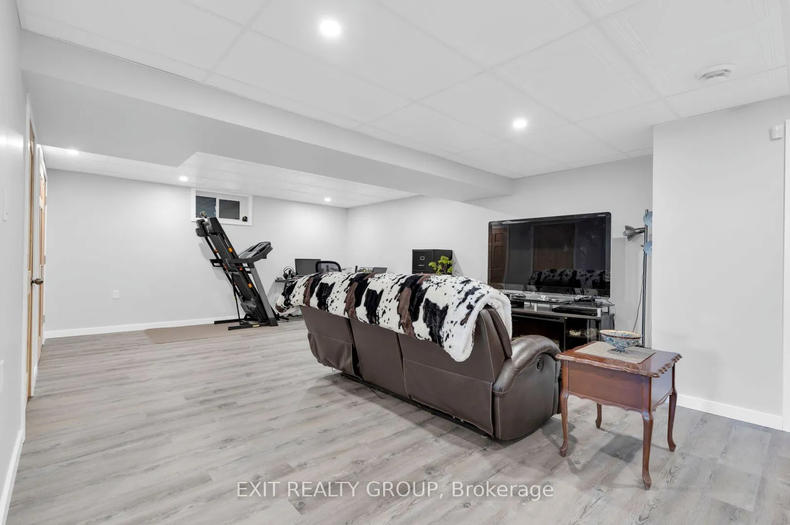 1690 Wallbridge Loyalist Road