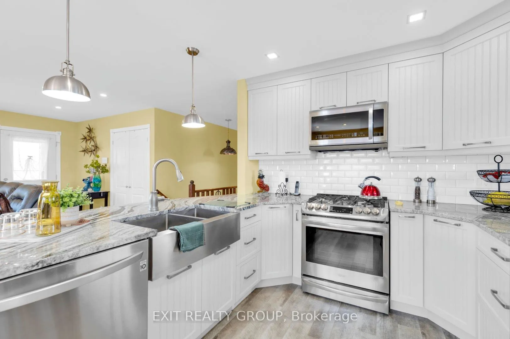 1690 Wallbridge Loyalist Road