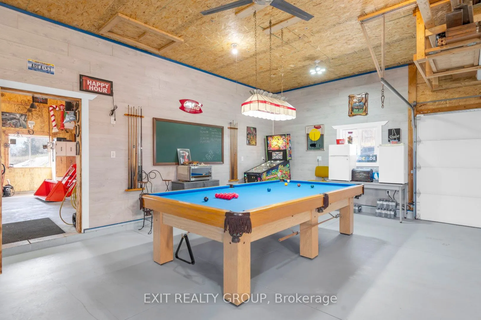 1690 Wallbridge Loyalist Road