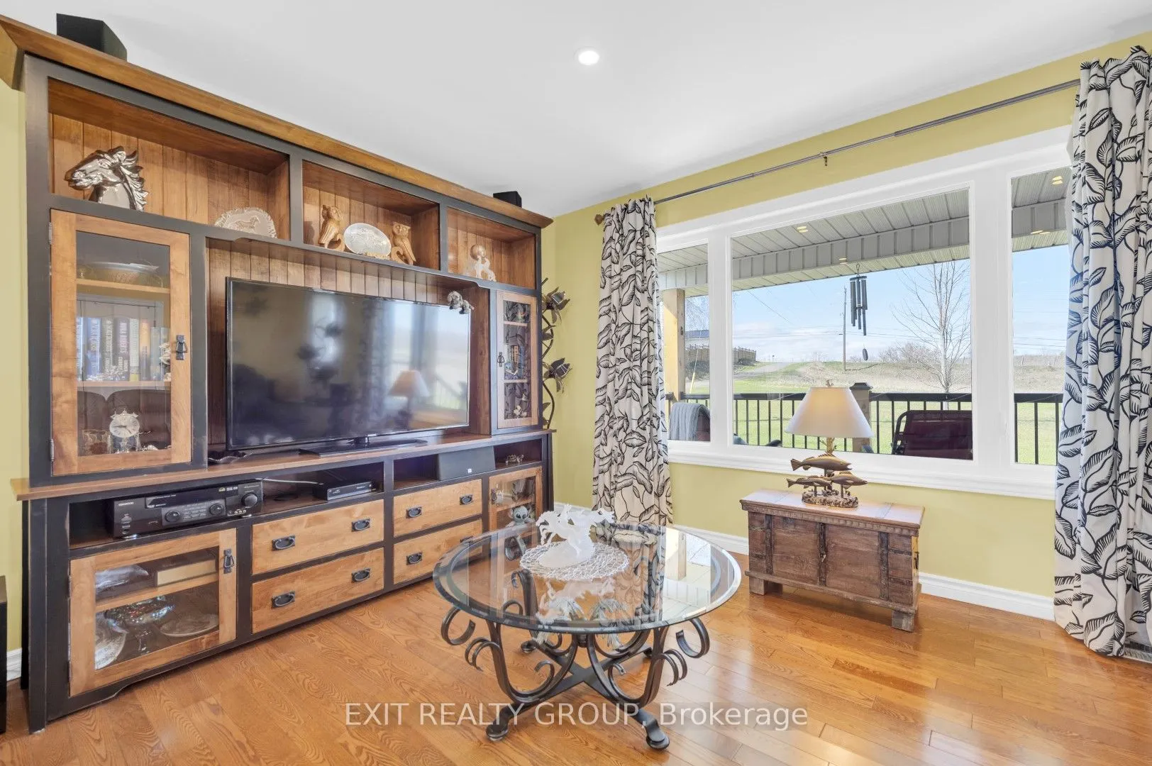 1690 Wallbridge Loyalist Road