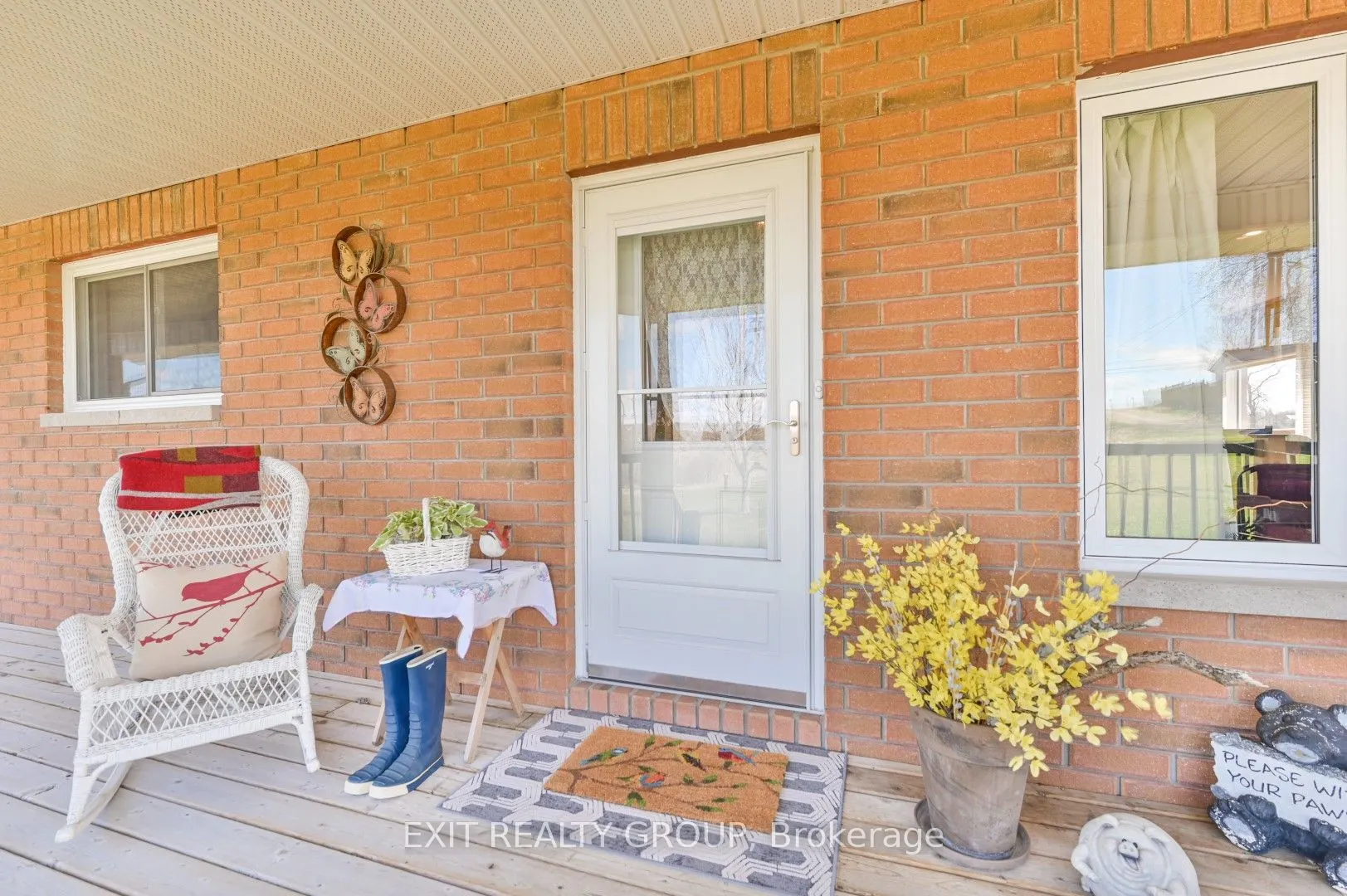 1690 Wallbridge Loyalist Road