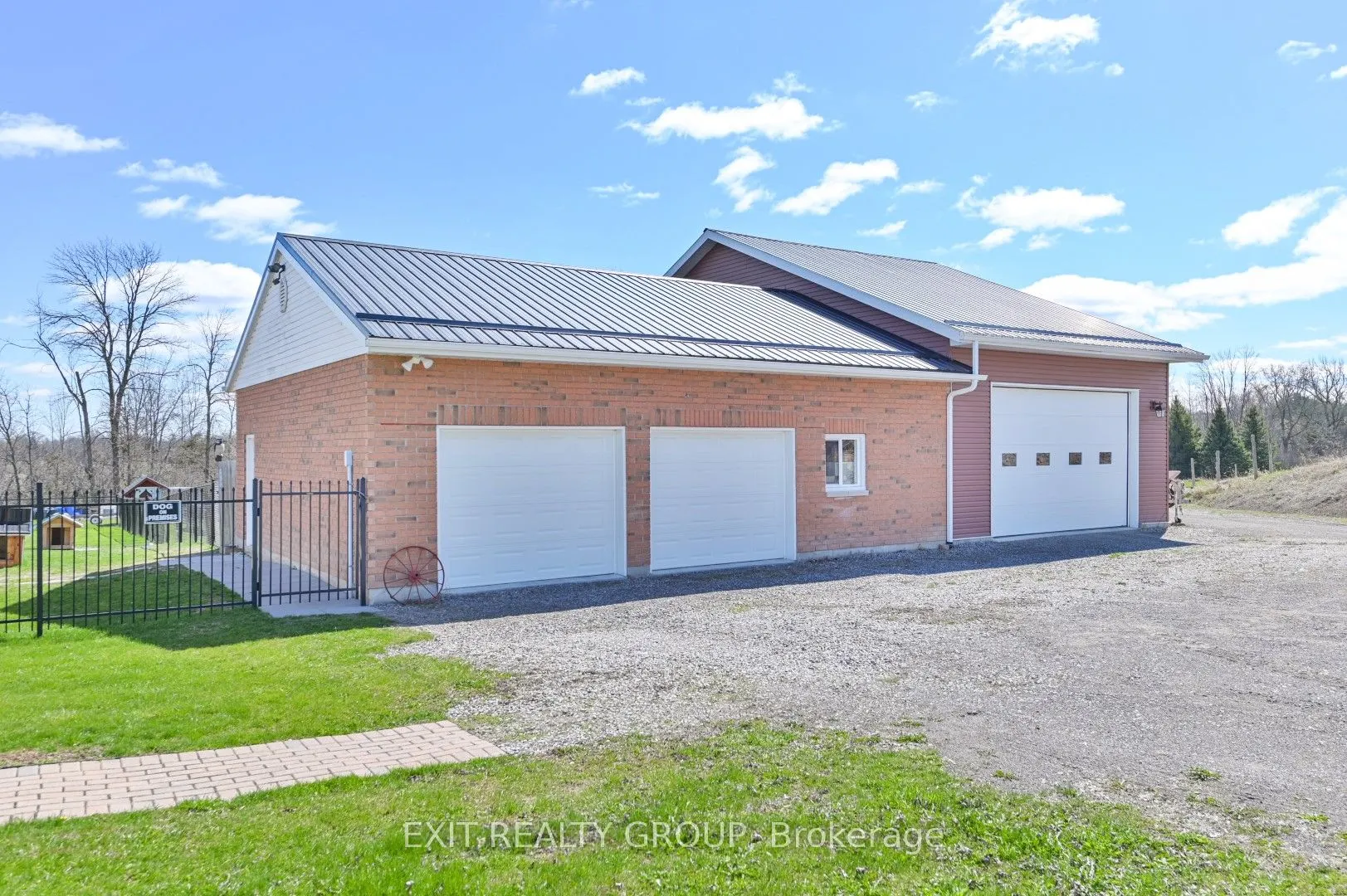 1690 Wallbridge Loyalist Road