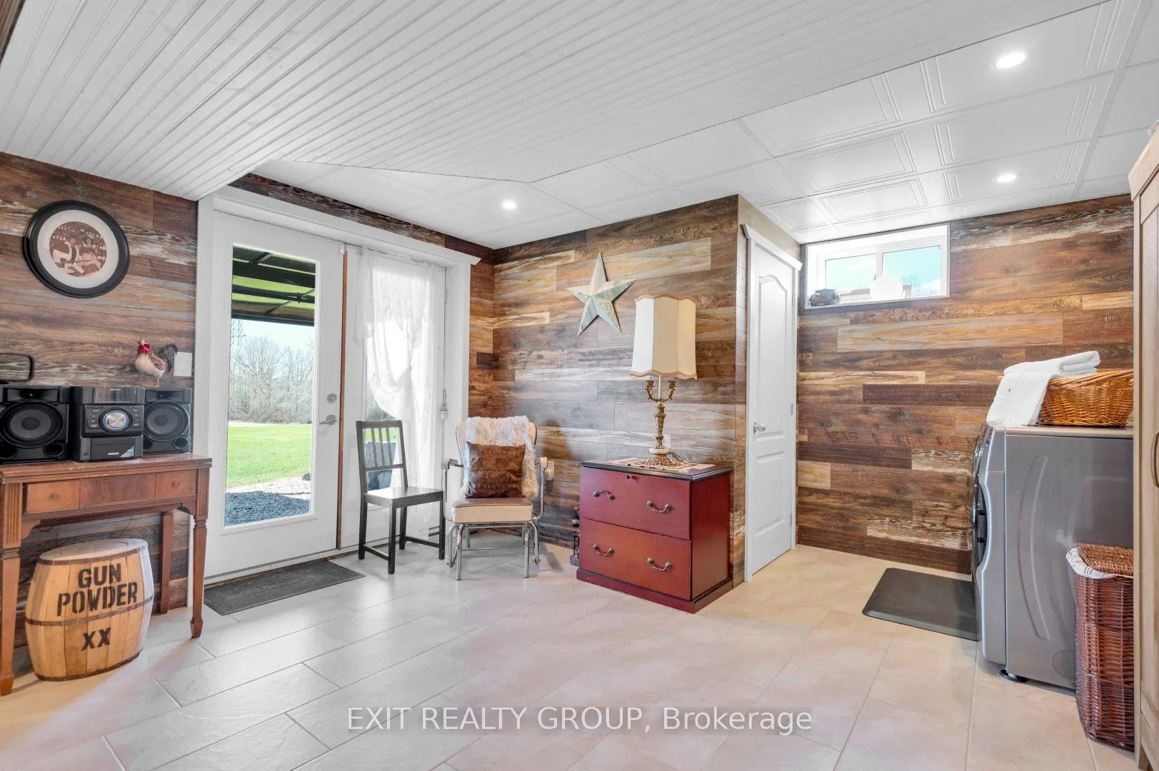 1690 Wallbridge Loyalist Road