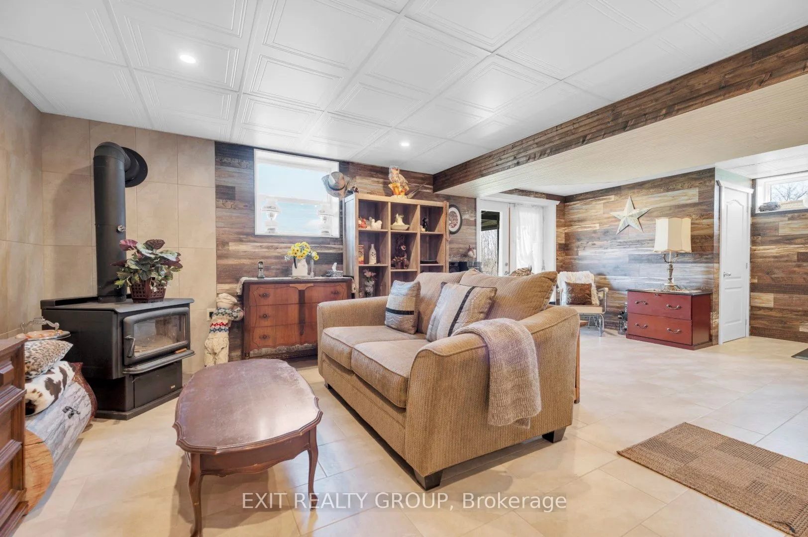 1690 Wallbridge Loyalist Road