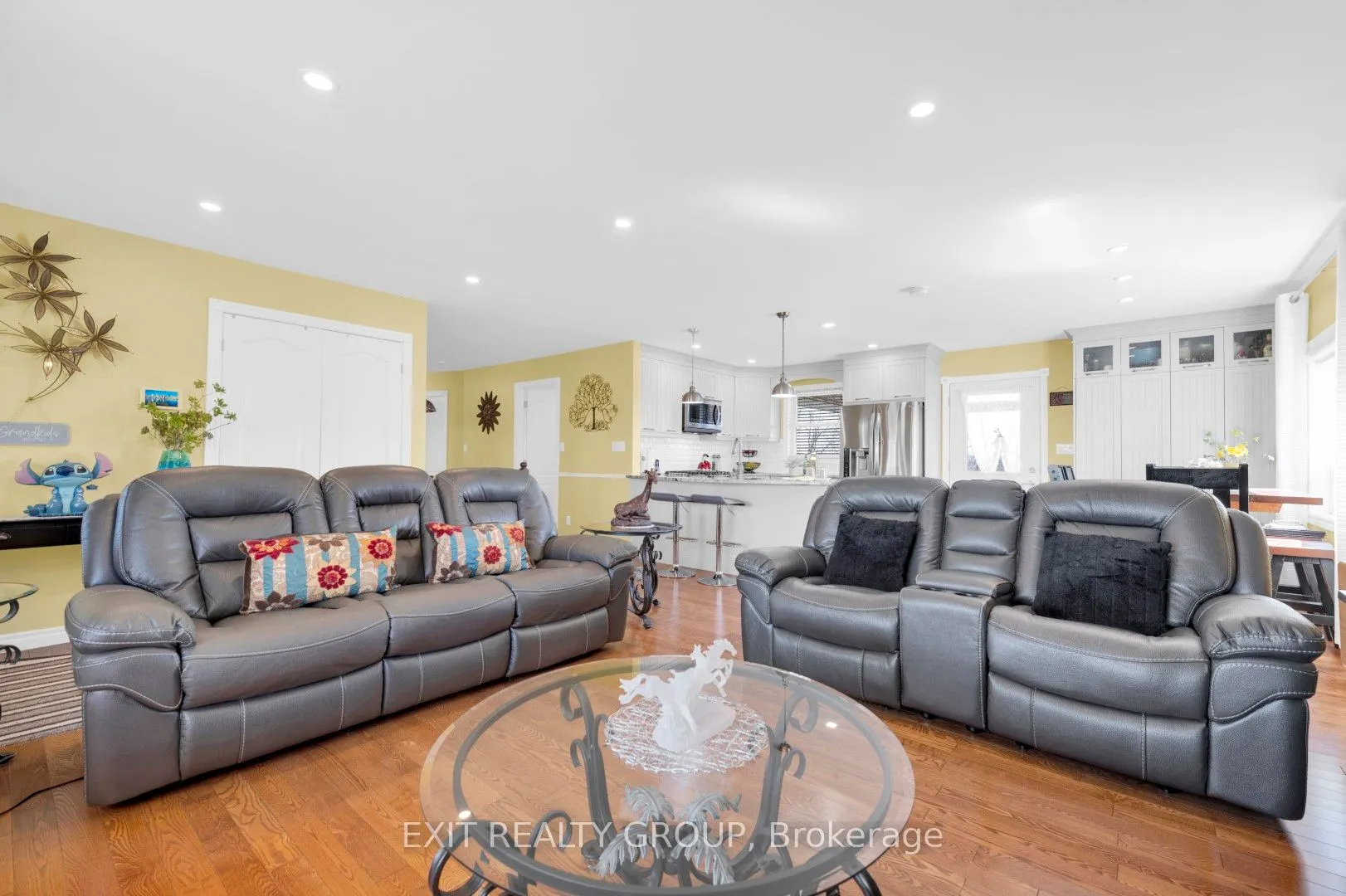 1690 Wallbridge Loyalist Road