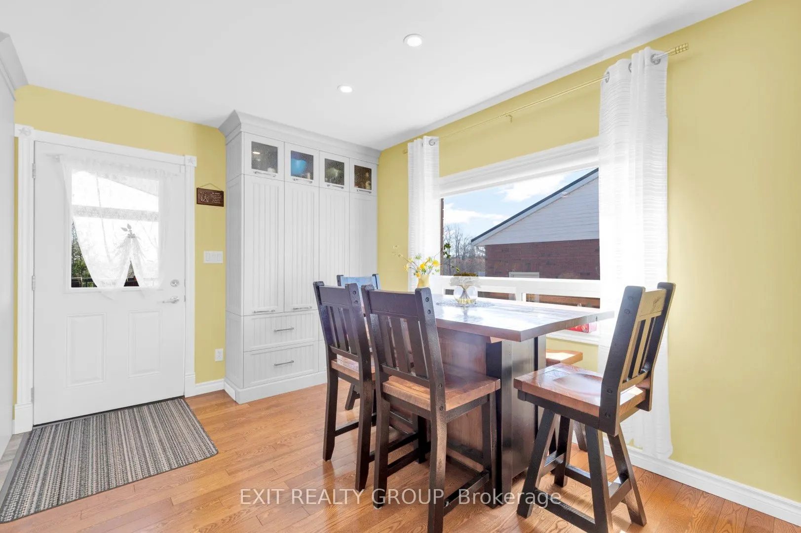 1690 Wallbridge Loyalist Road