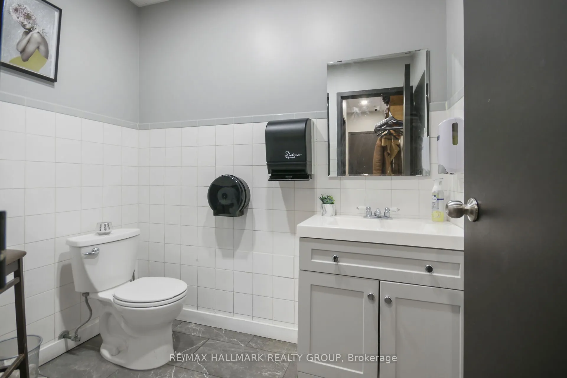 641 SOMERSET Street W