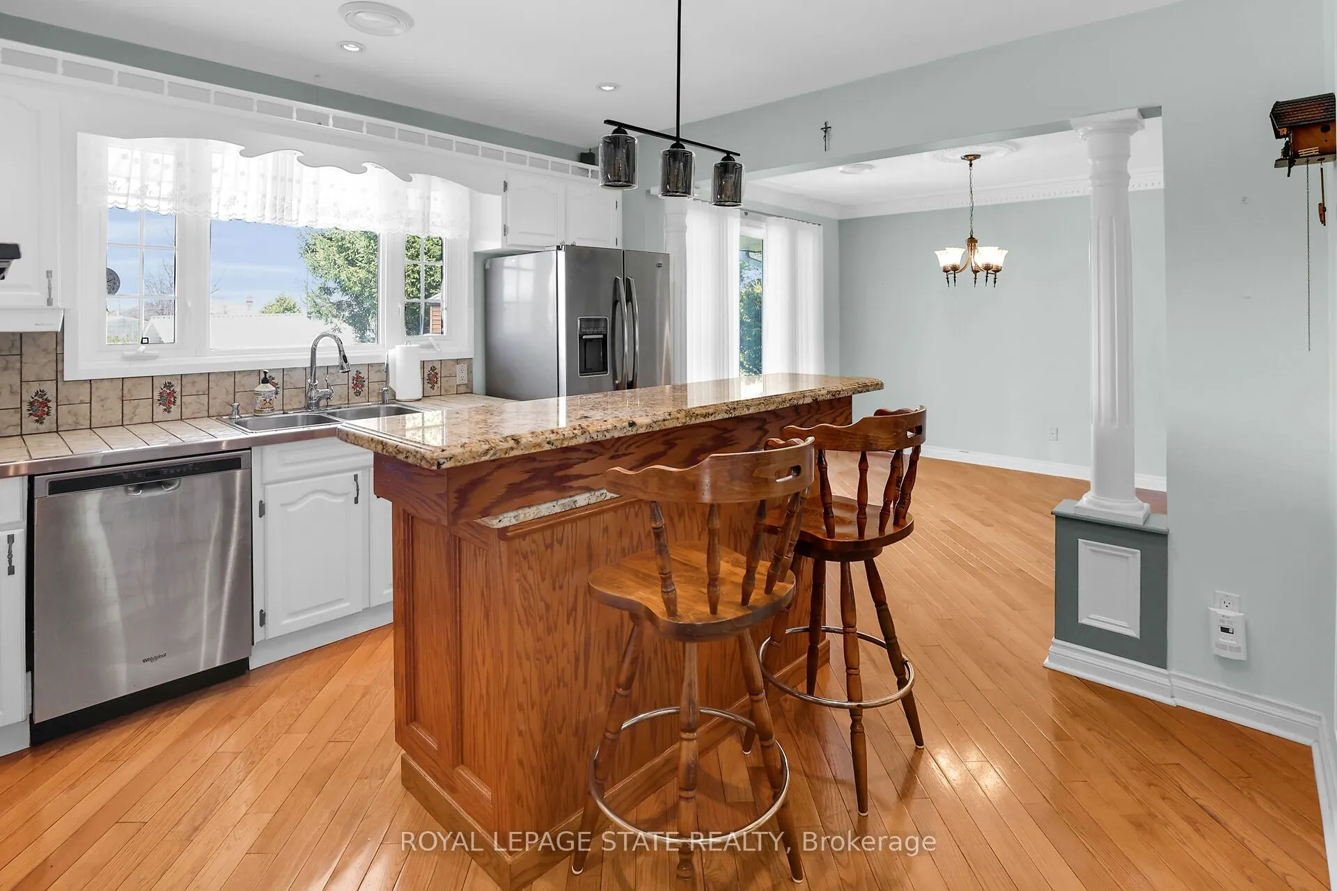 280A Main Street W
