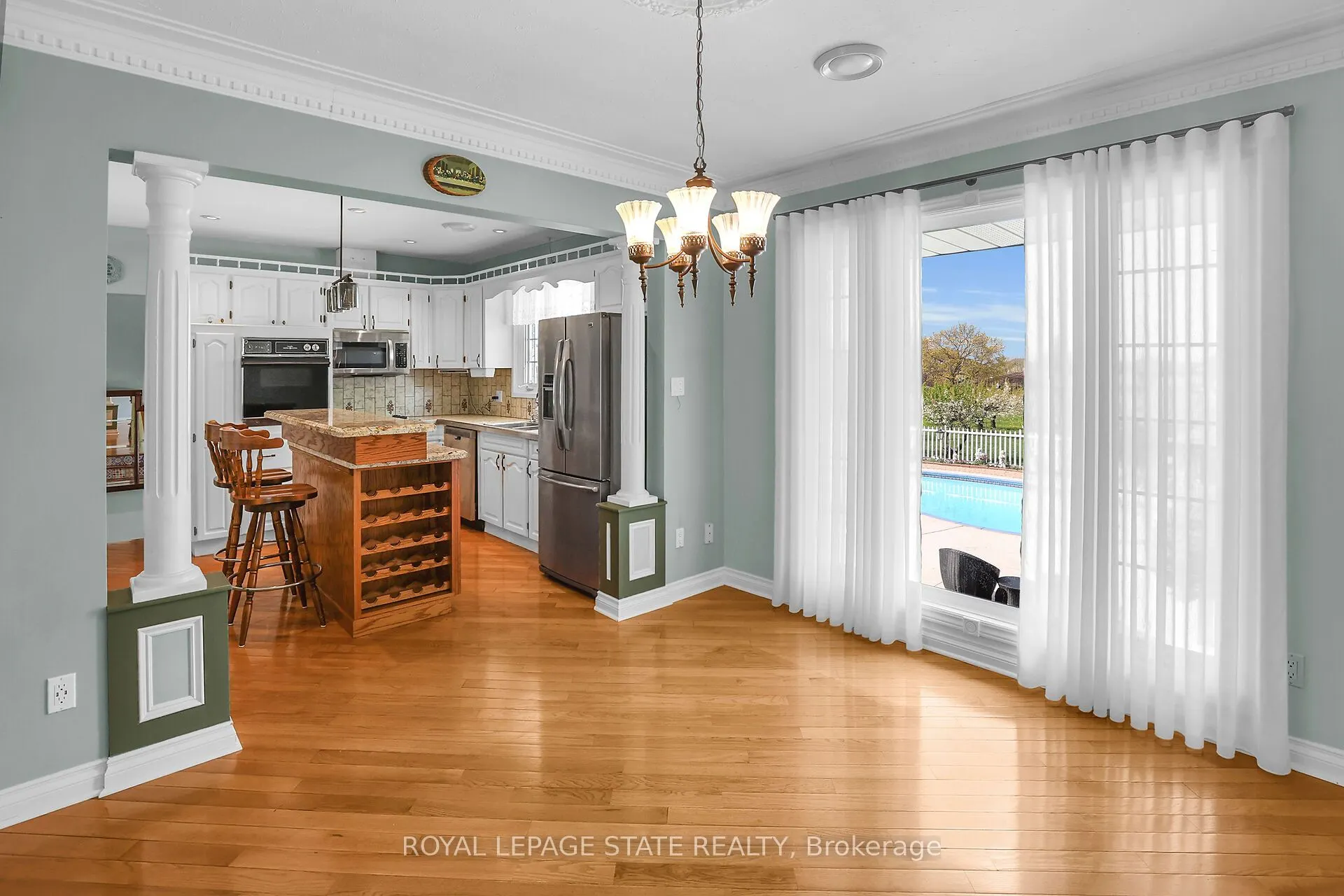 280A Main Street W