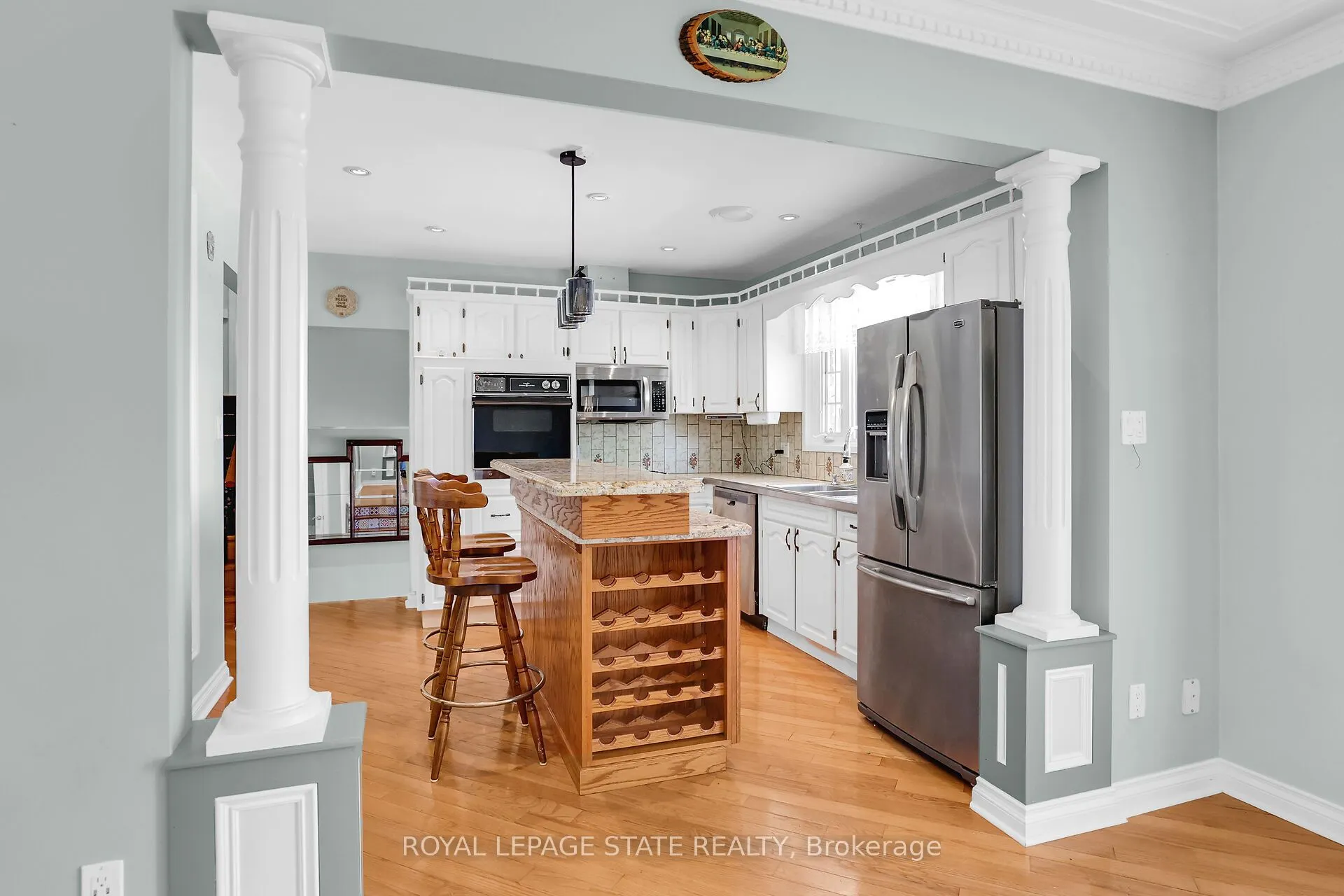280A Main Street W