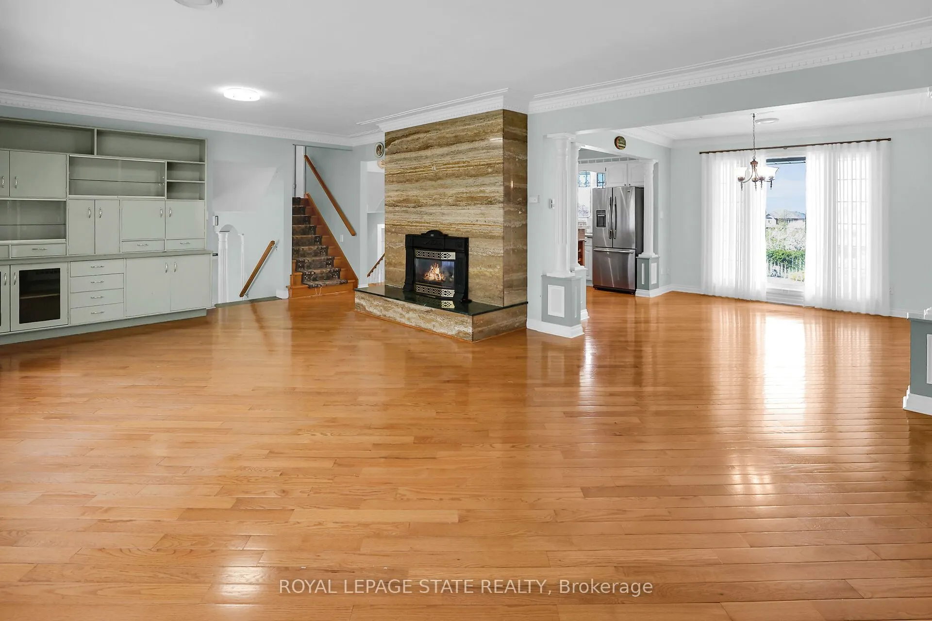 280A Main Street W
