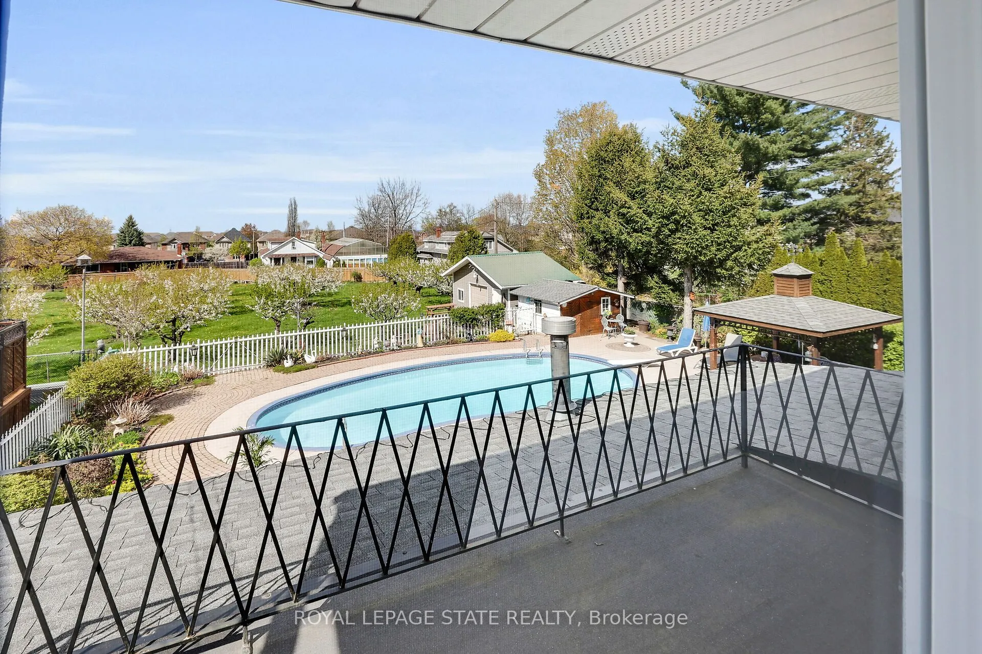 280A Main Street W