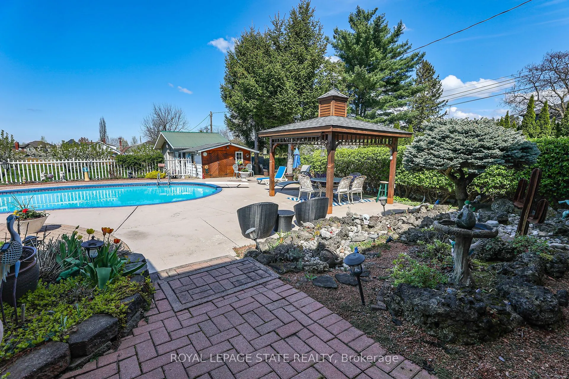 280A Main Street W