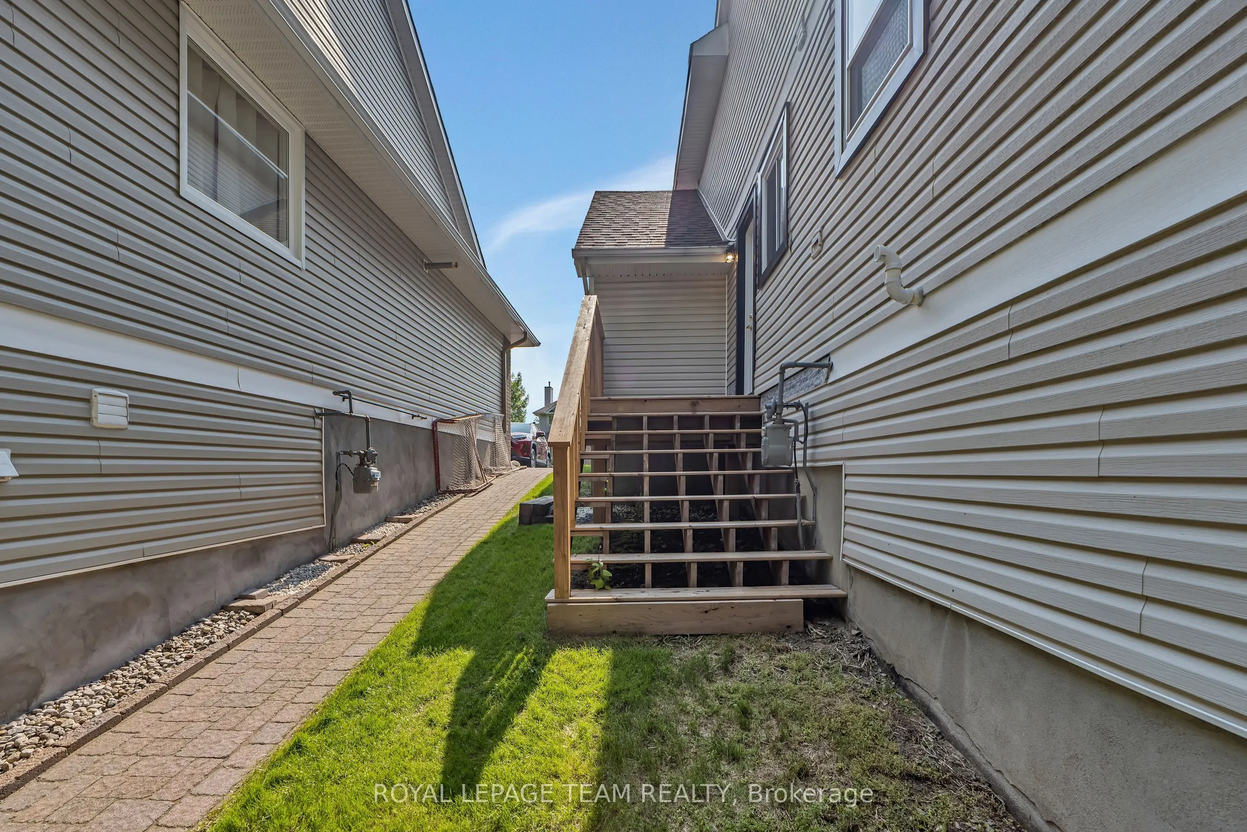 2207 Nature Trail Crescent