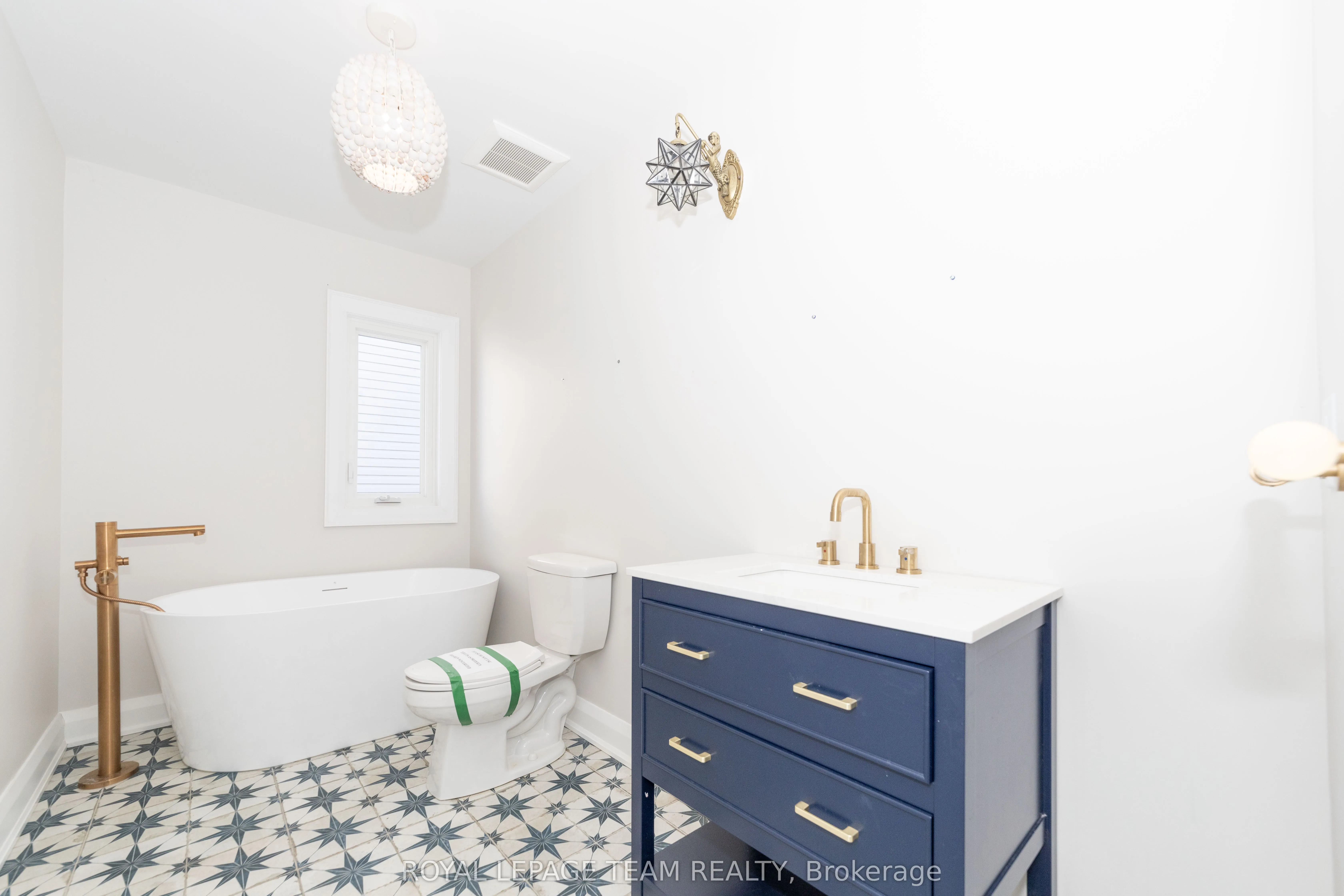 2207 Nature Trail Crescent