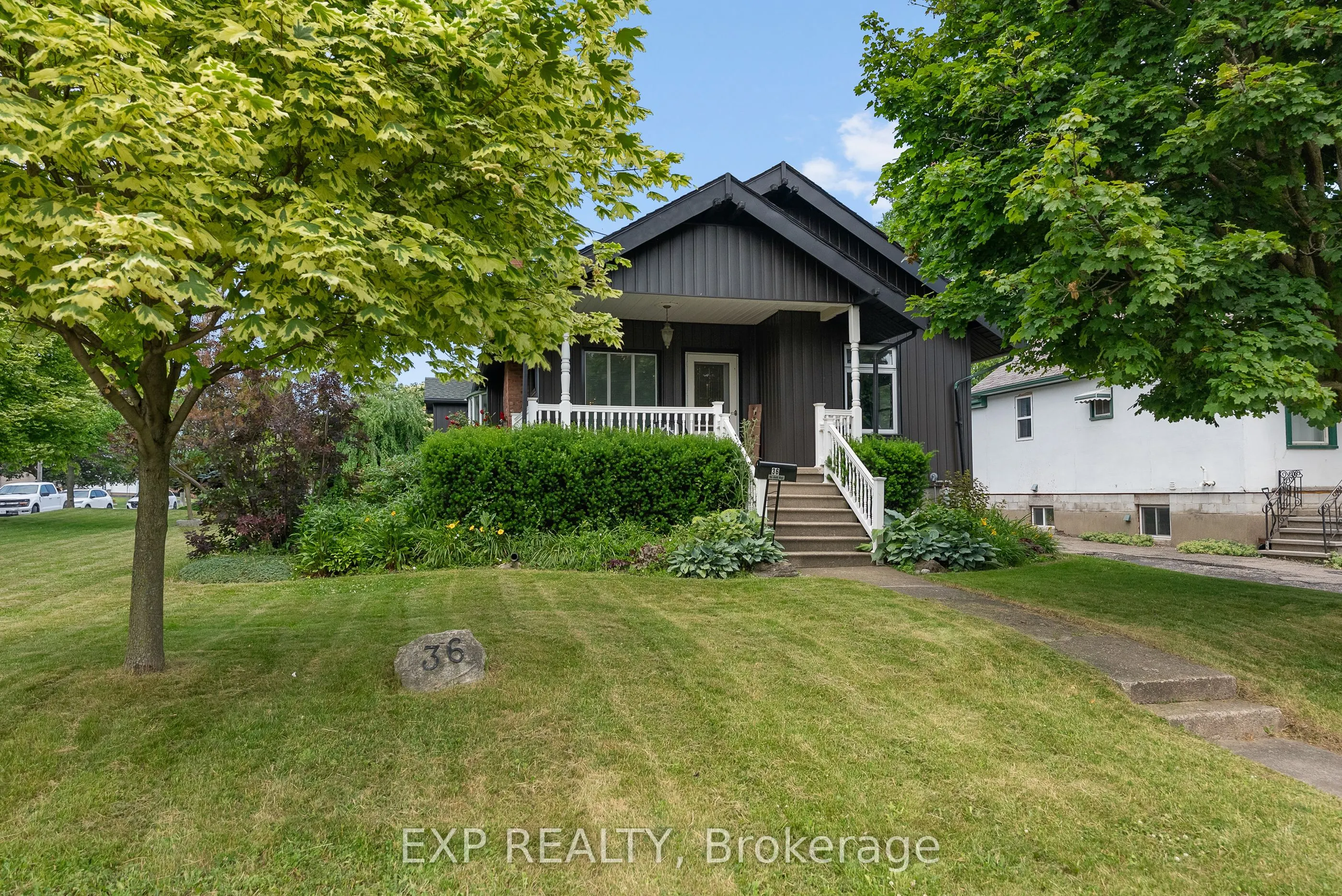 36 St. David Street W