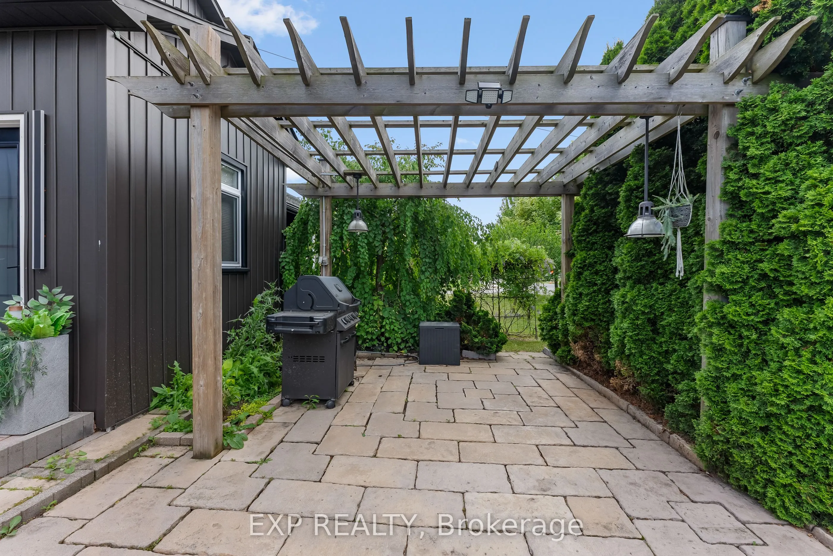 36 St. David Street W