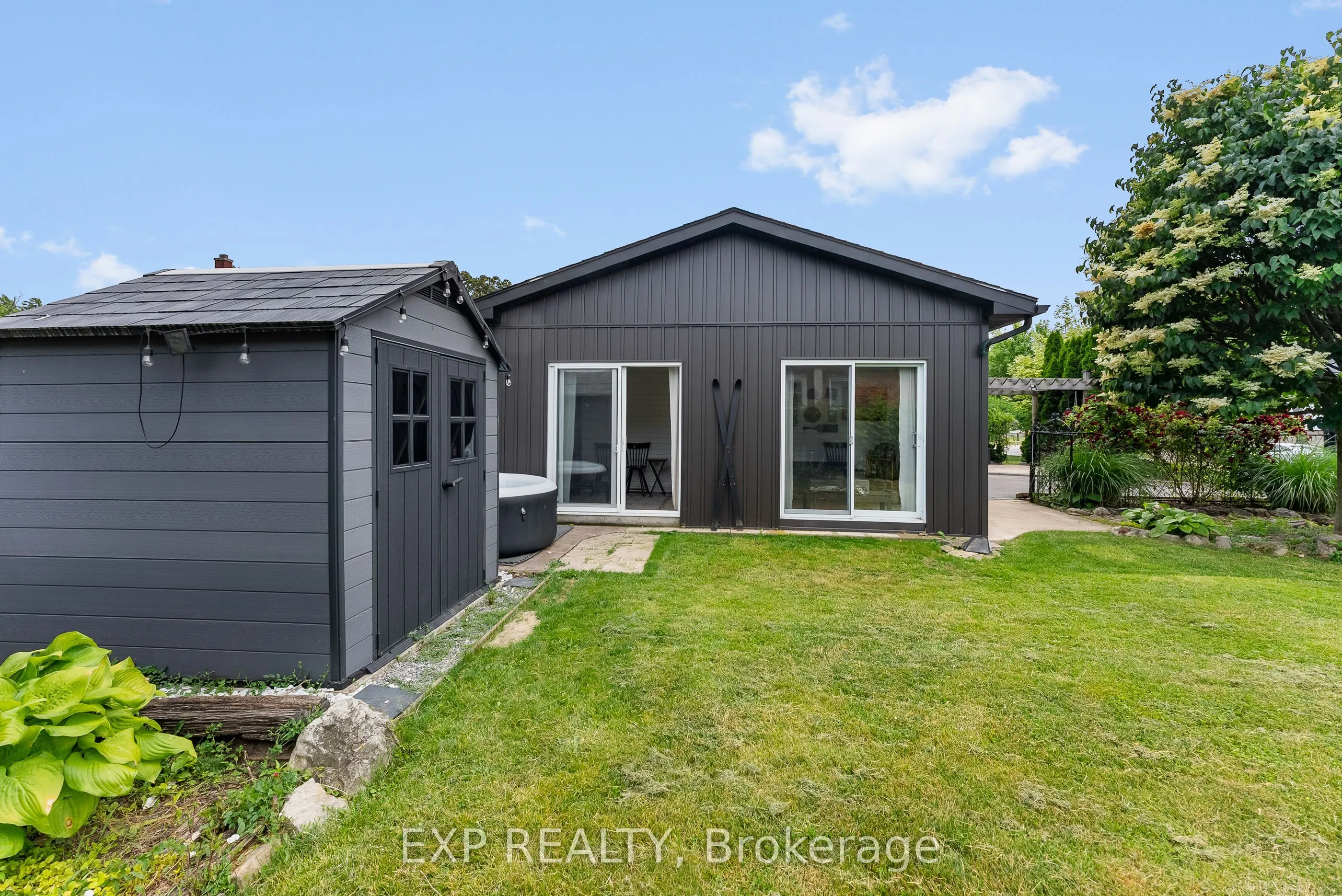 36 St. David Street W