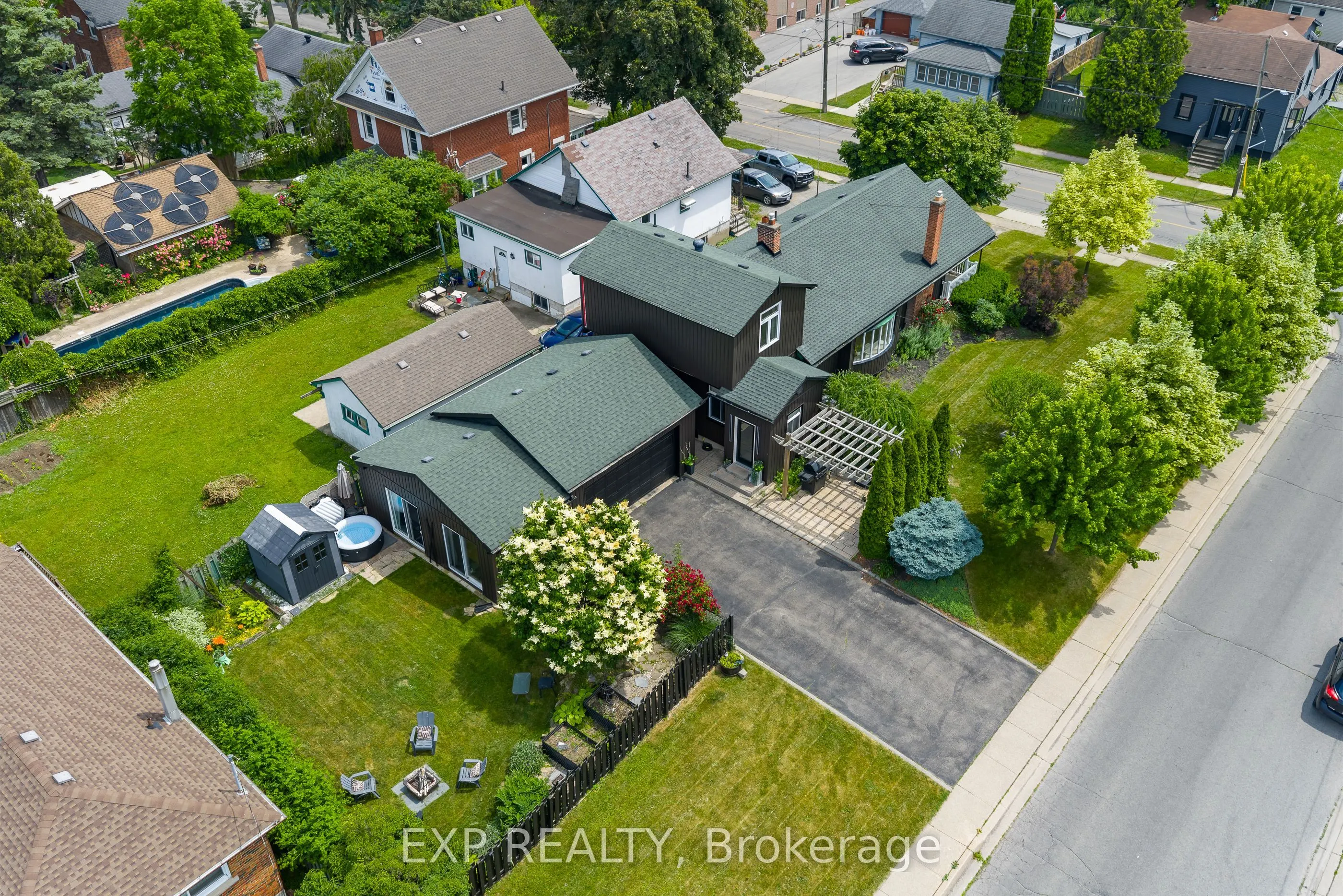 36 St. David Street W