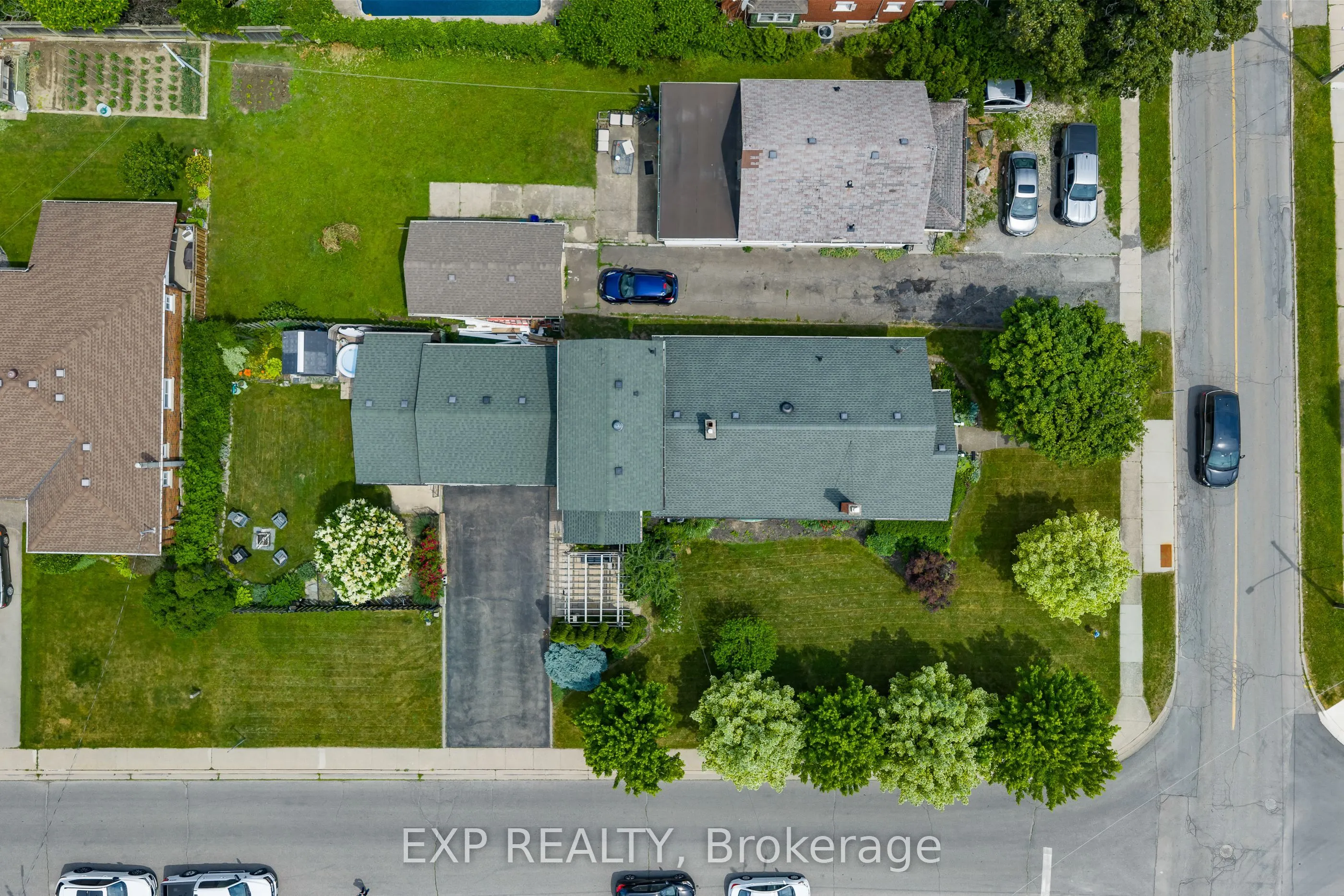 36 St. David Street W