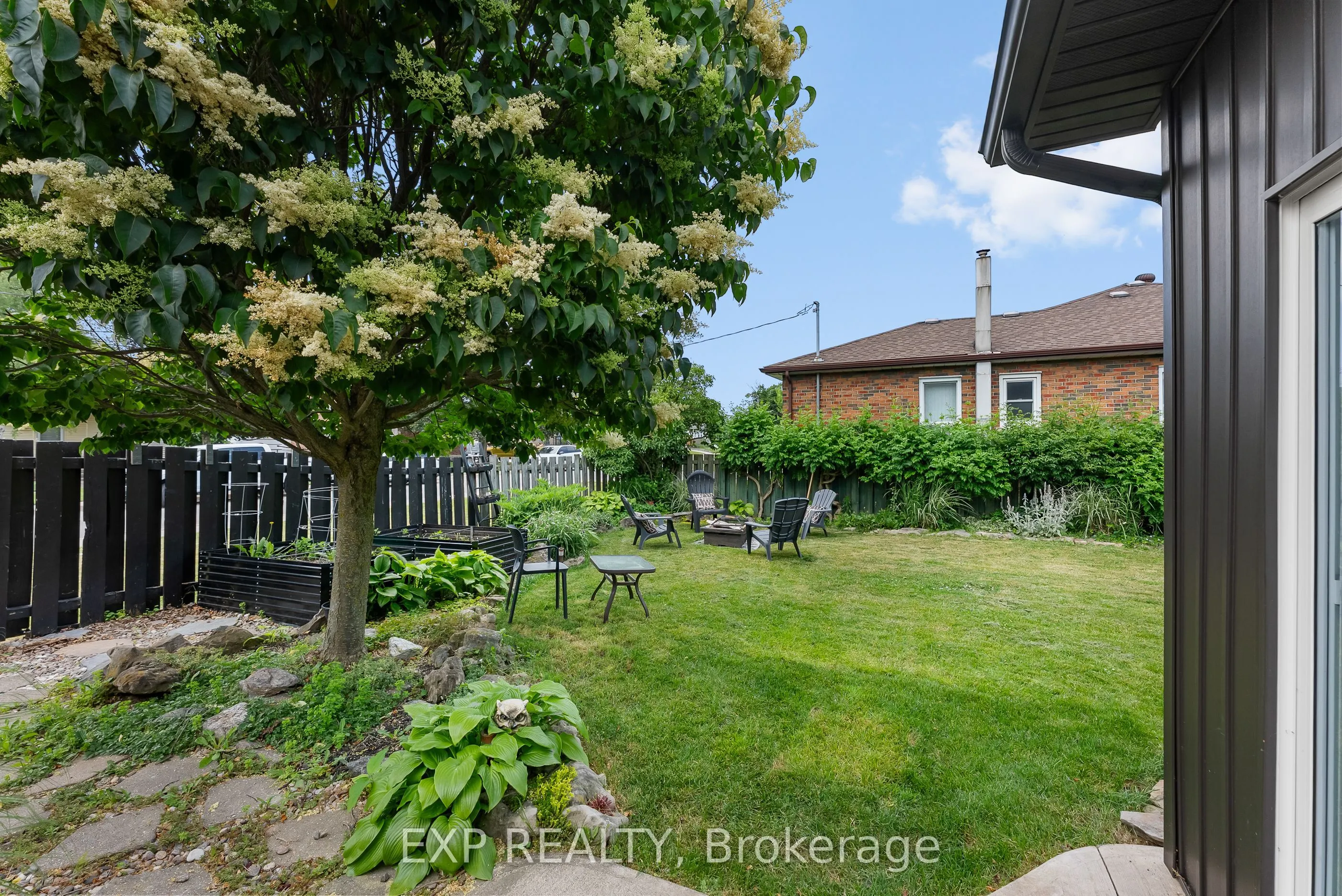 36 St. David Street W