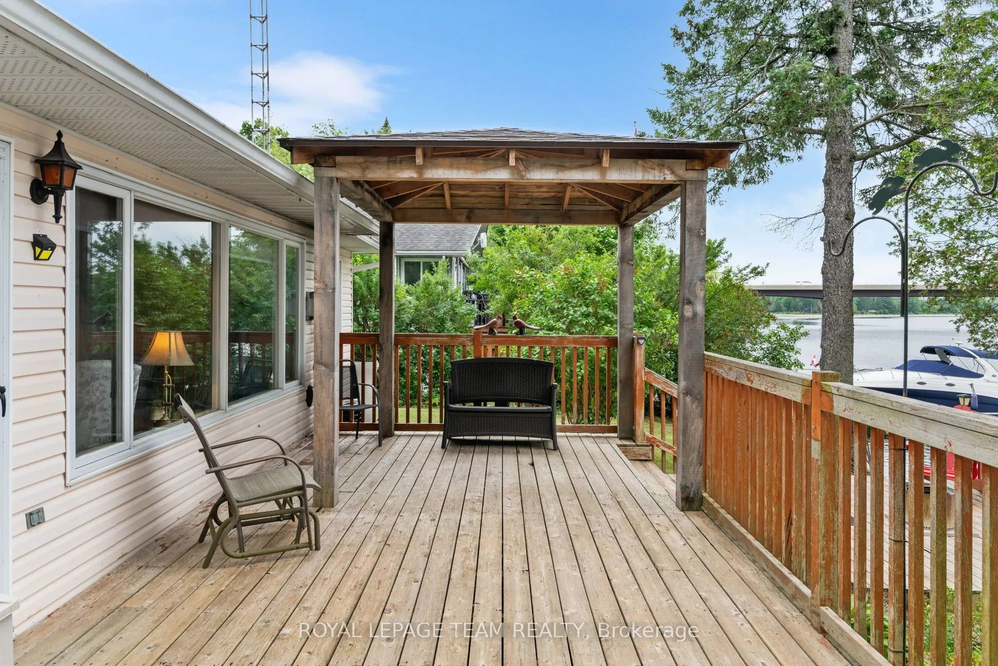 2733 Rideau Glen Lane