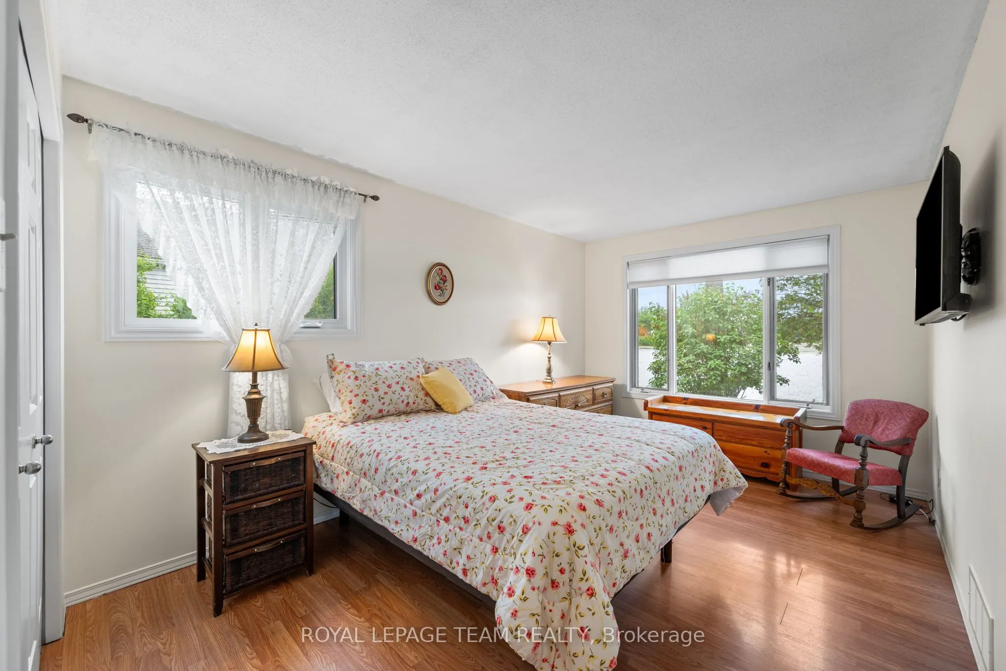2733 Rideau Glen Lane