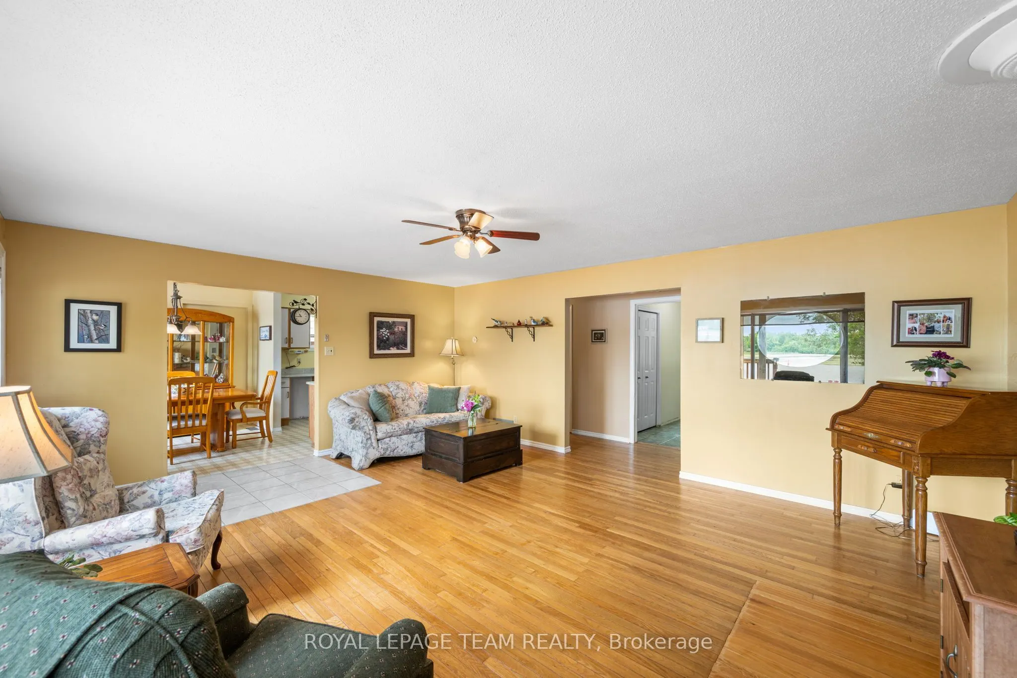 2733 Rideau Glen Lane