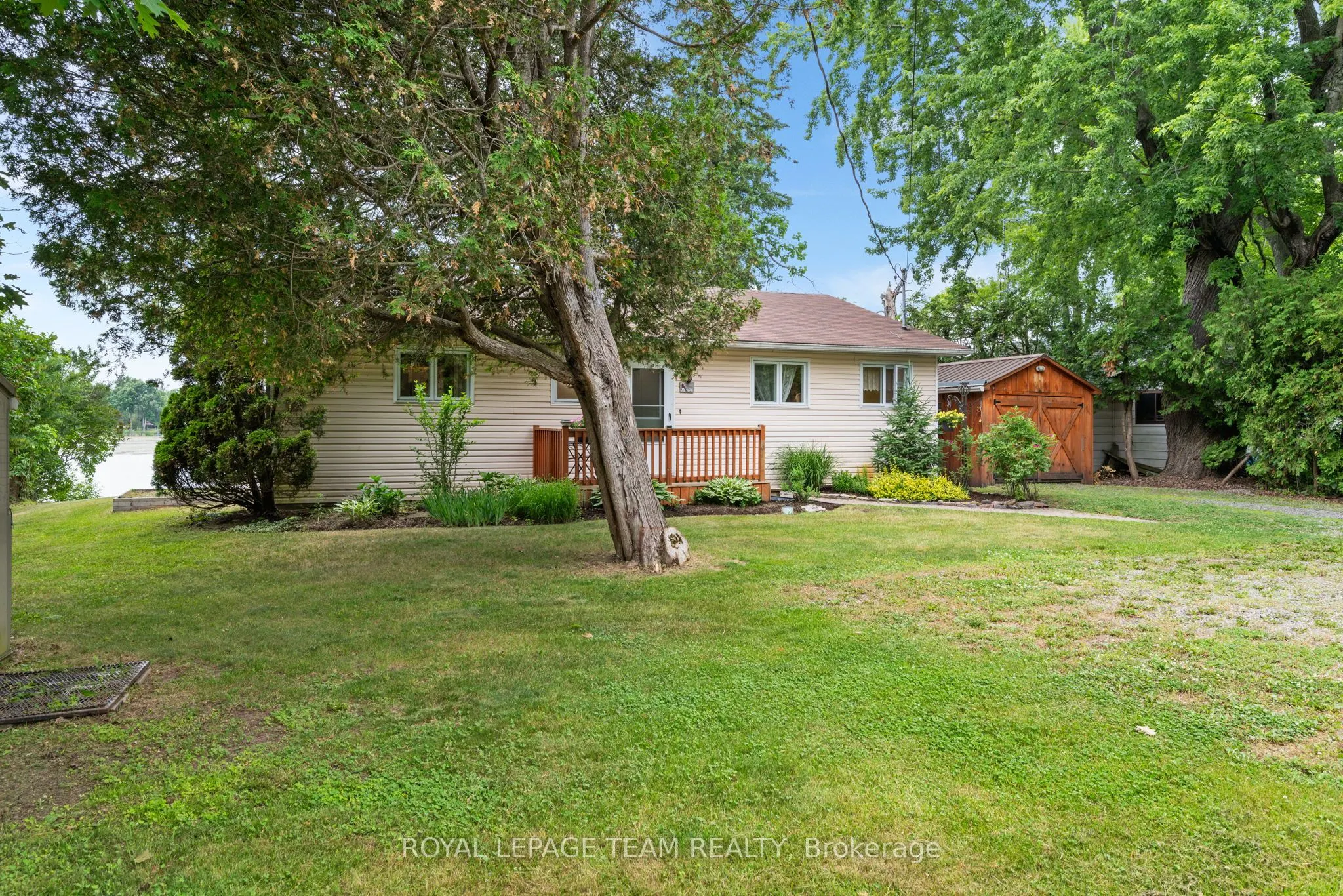 2733 Rideau Glen Lane