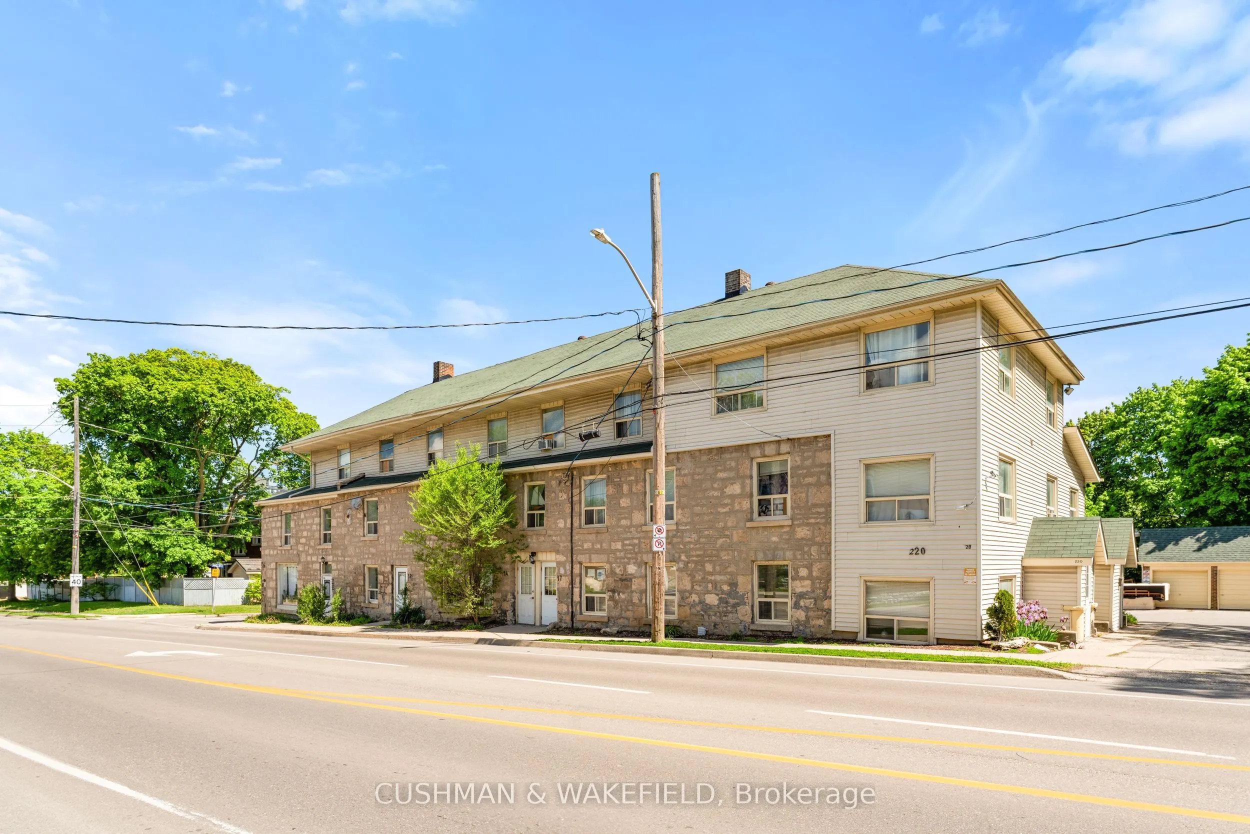 220 Gordon Street W