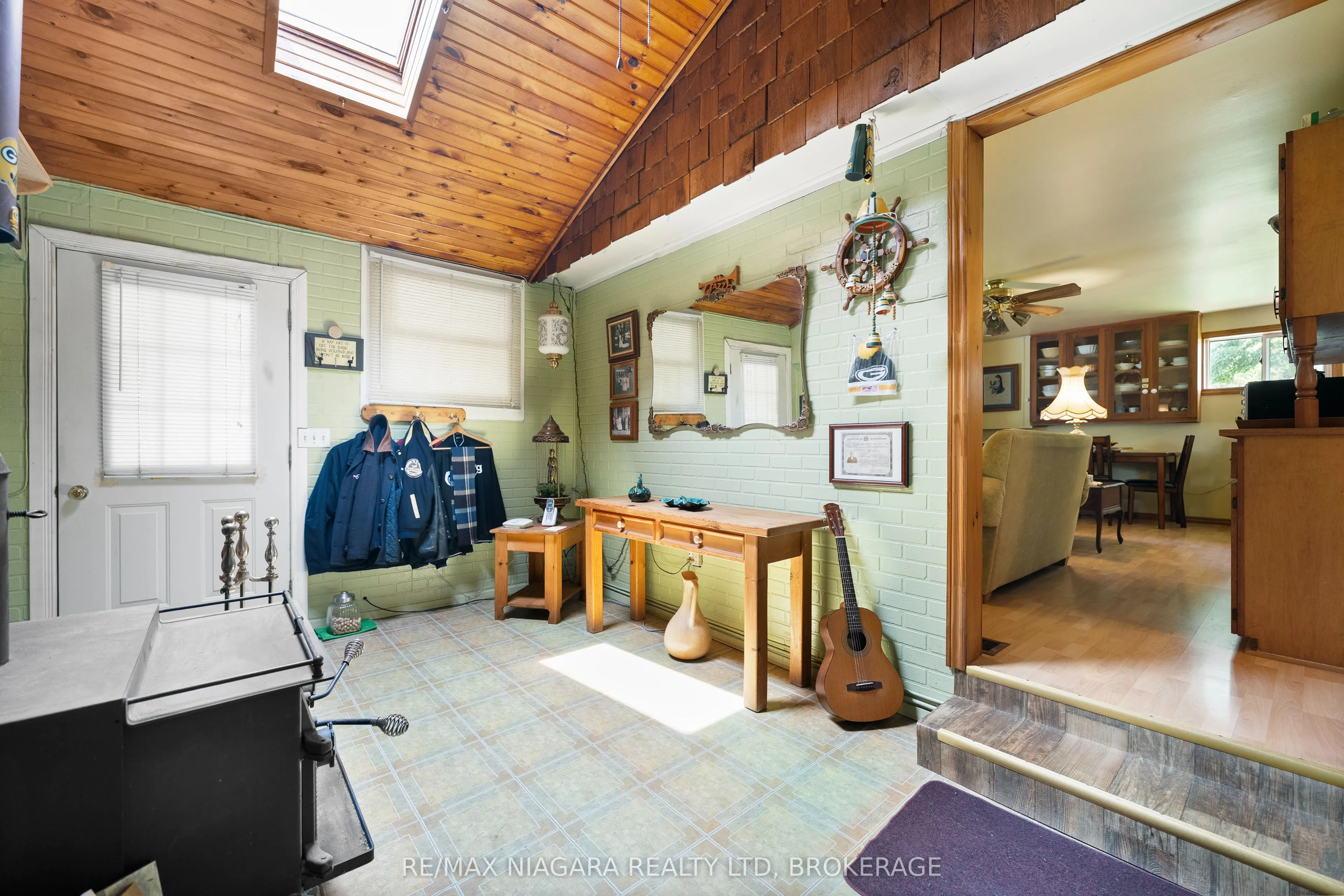 527 Pinecrest Road