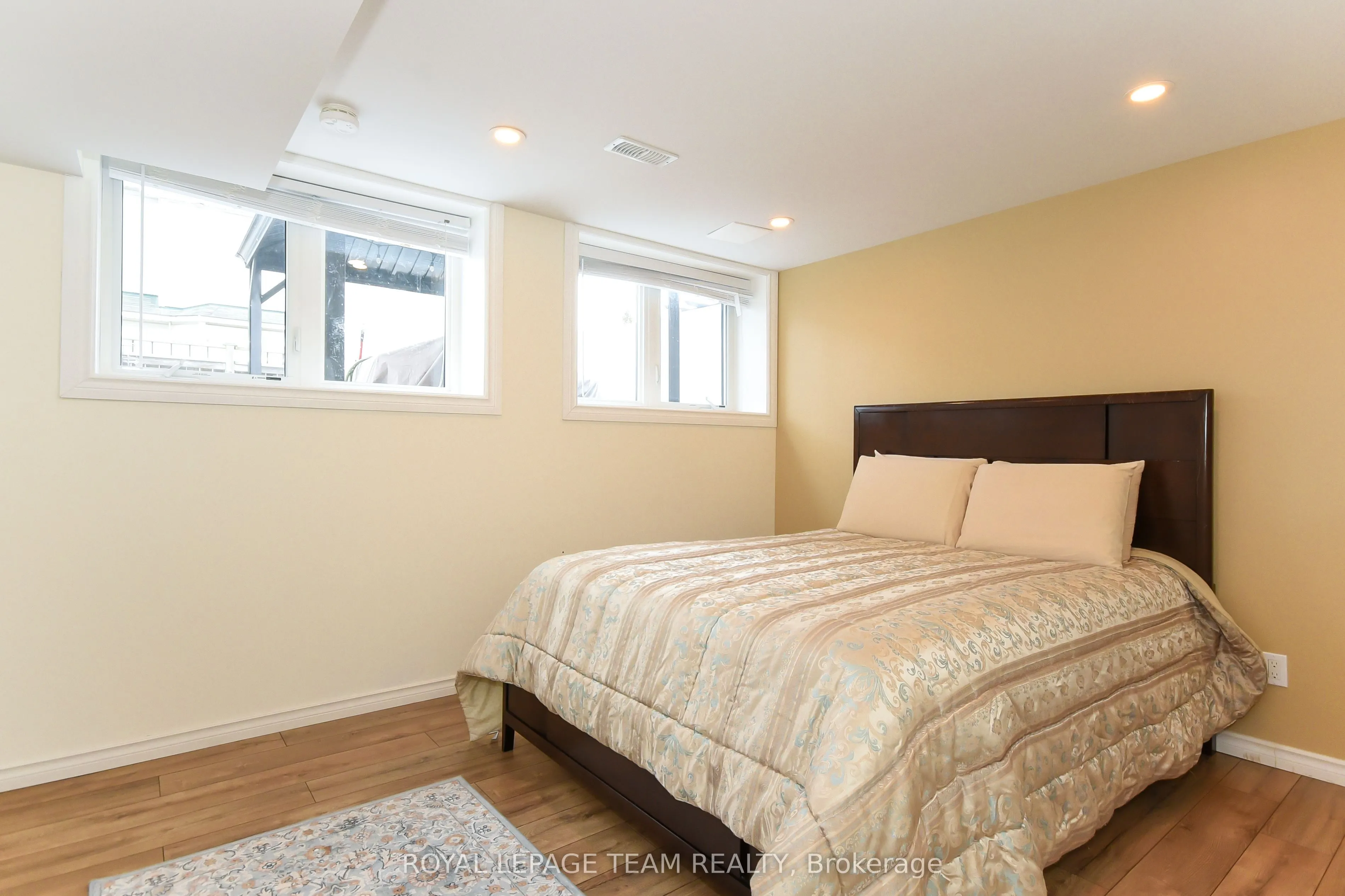 3519 Woodroffe Avenue