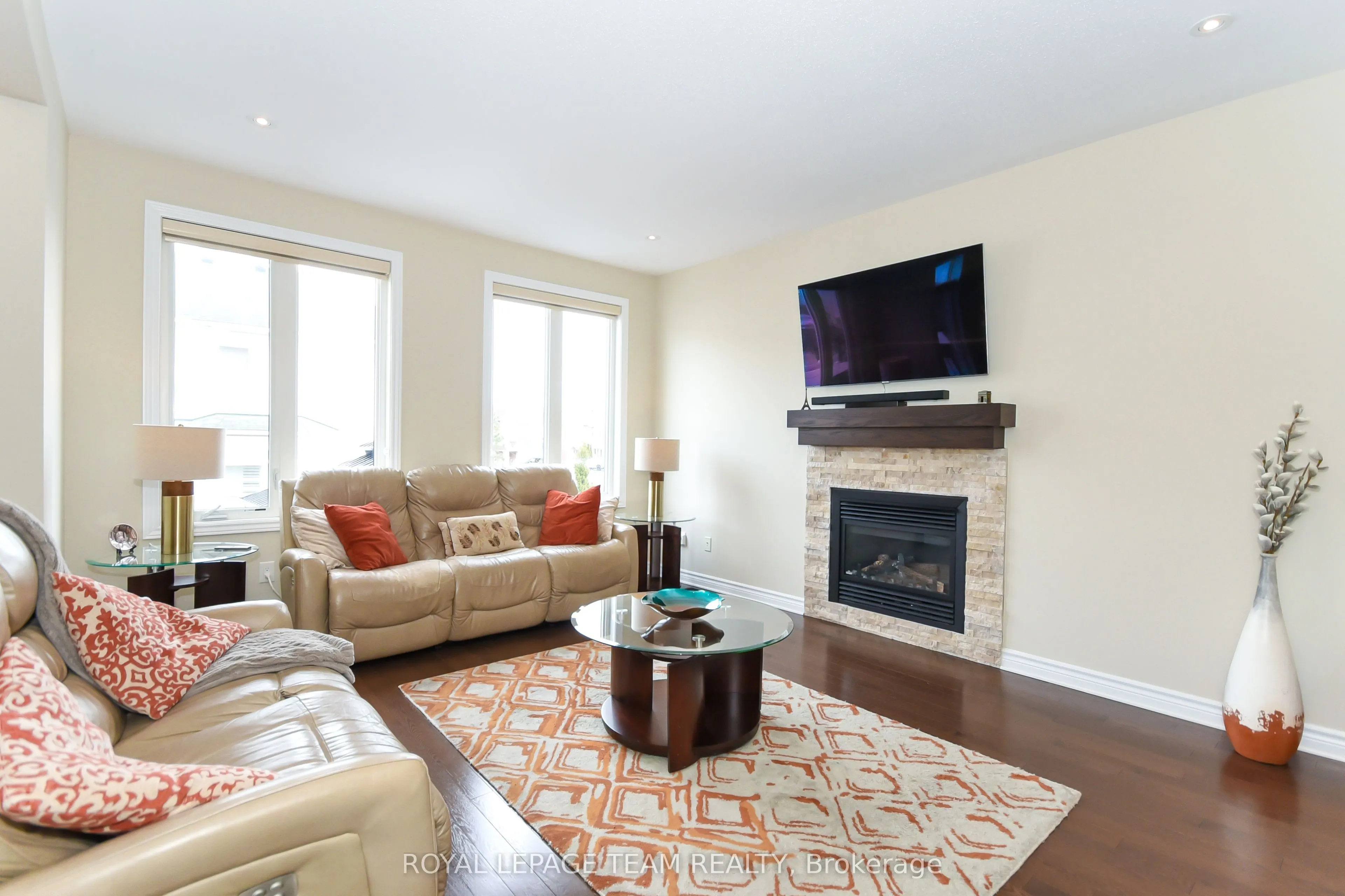 3519 Woodroffe Avenue