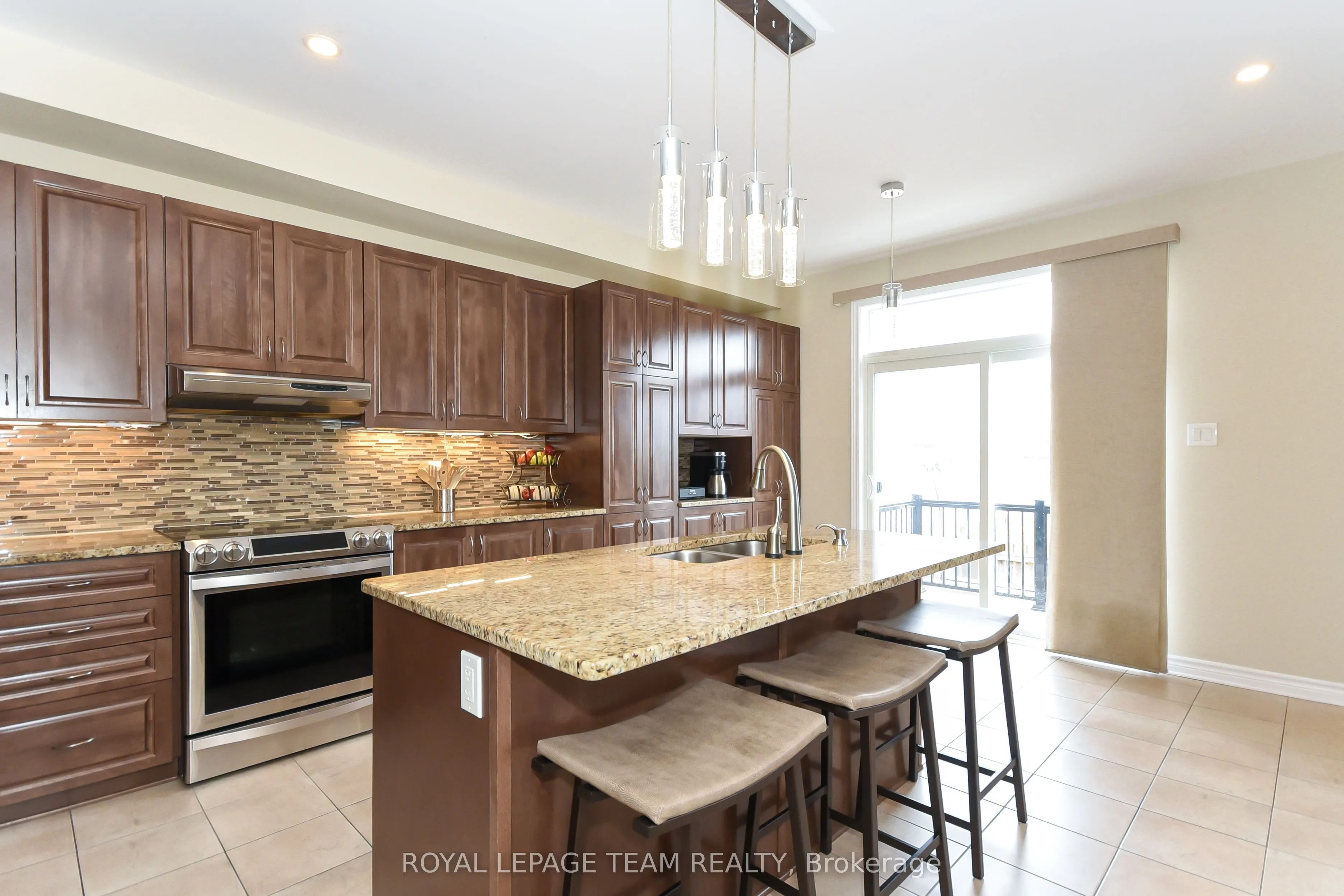 3519 Woodroffe Avenue